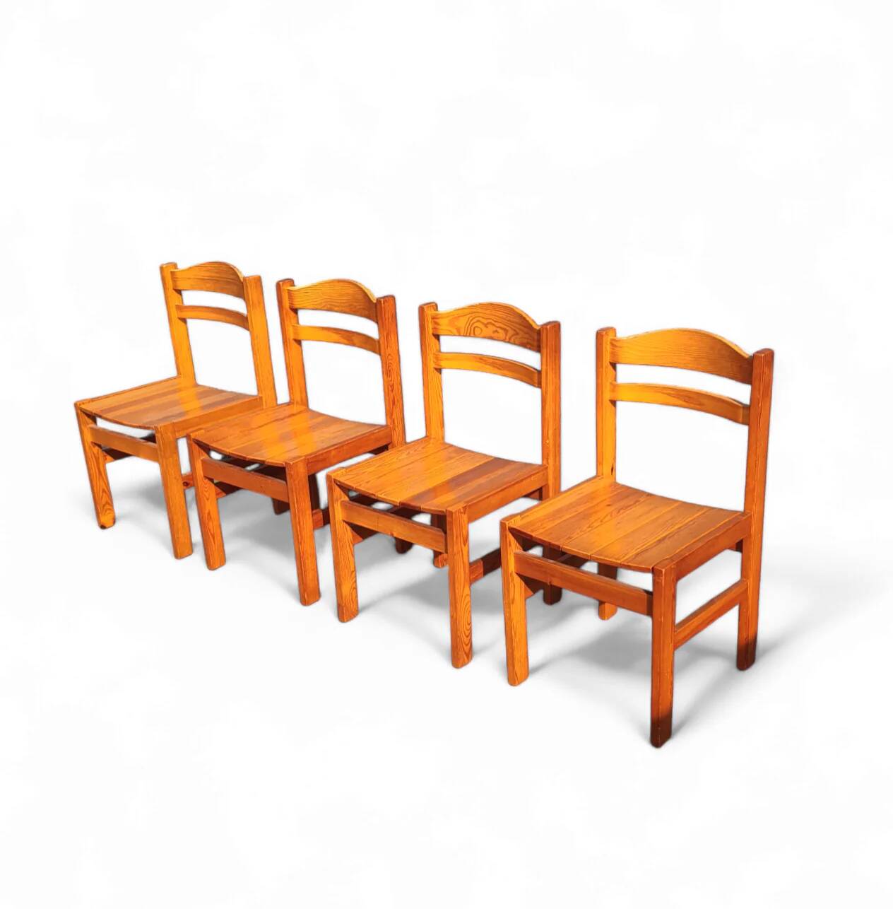 4 chaises de salle à manger en pin des années 1970