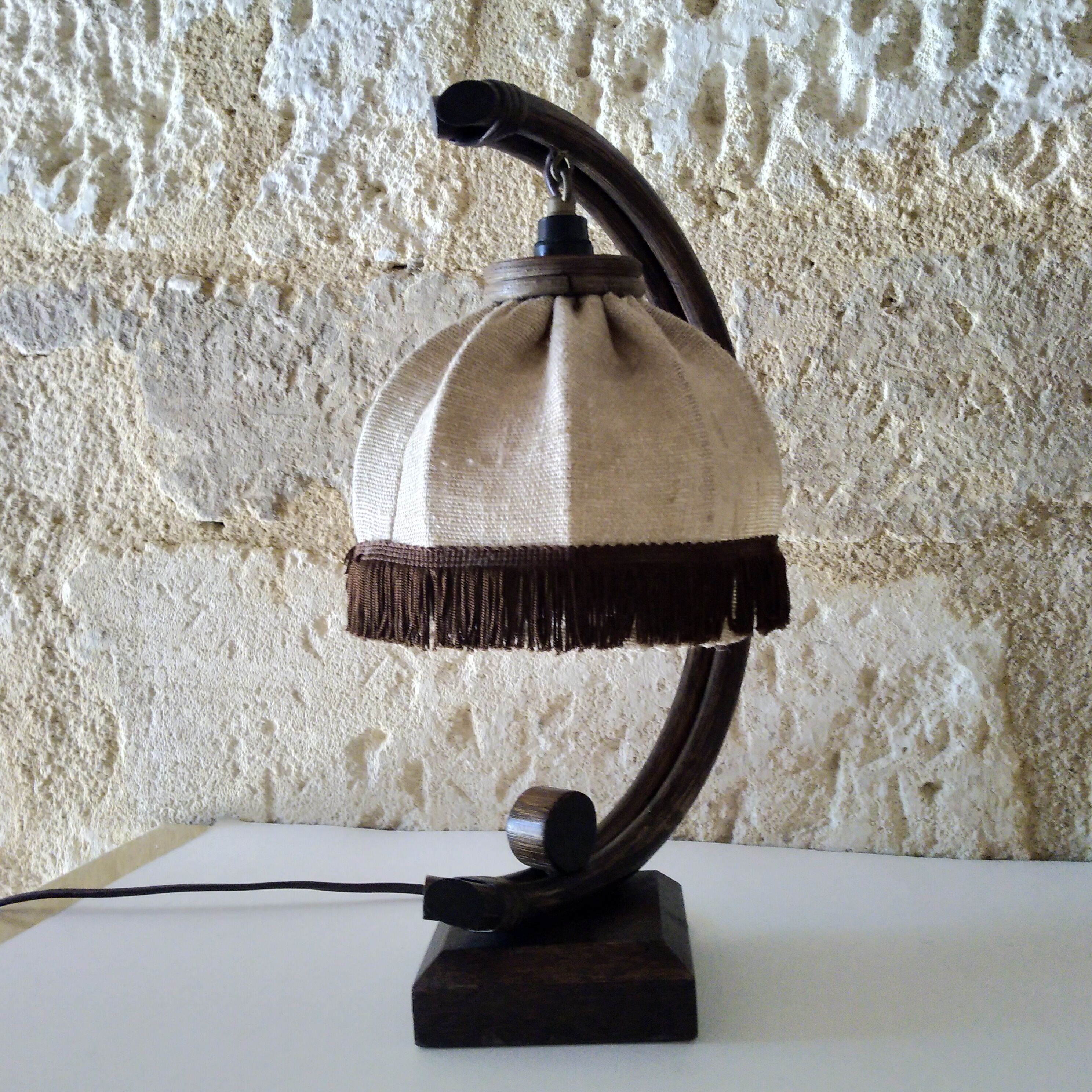Vintage rattan bow lamp