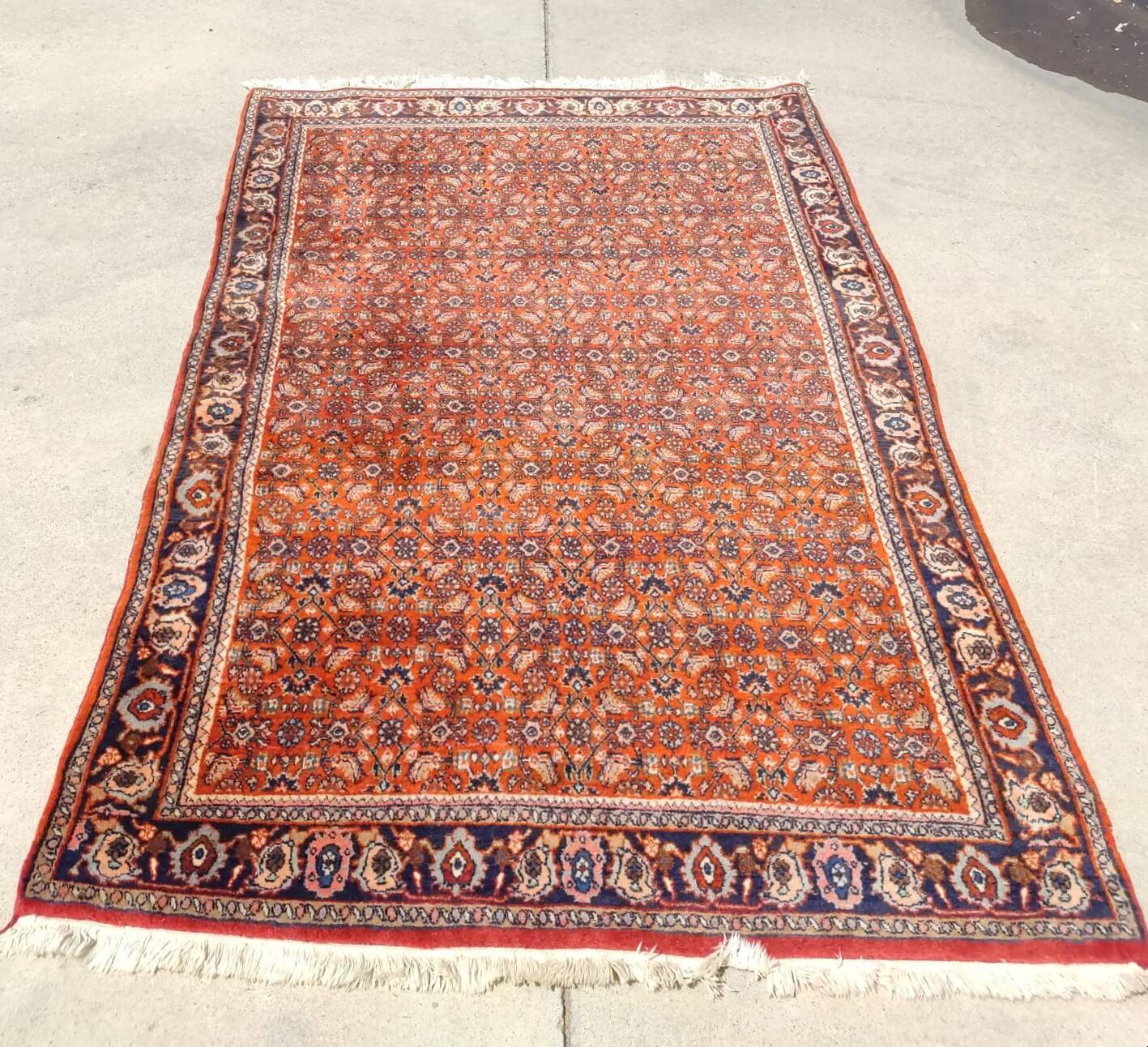 Hand knotted Persian wool rug 163x108 cm