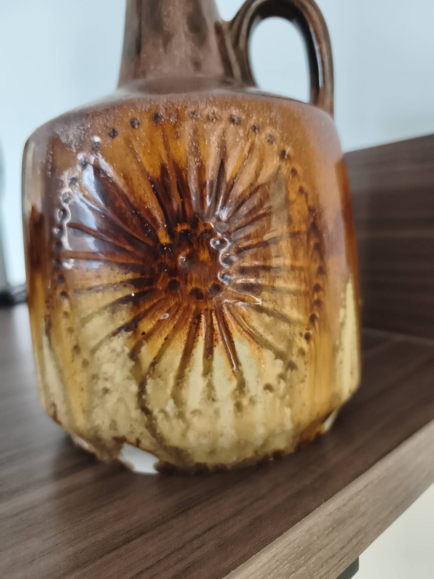 Vase pichet en céramique.