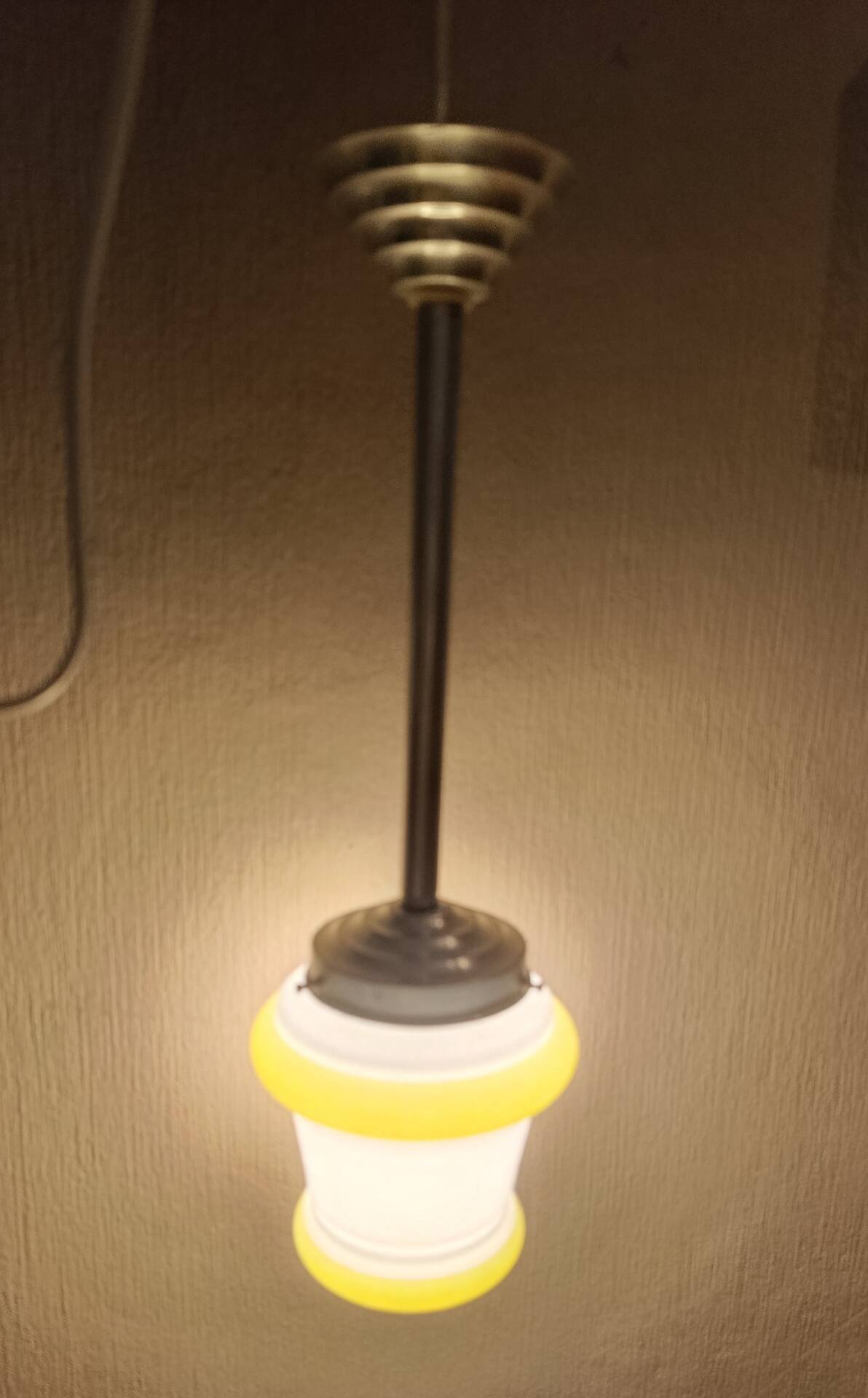 suspension  opaline blanche et jaune | space age - art déco 1950