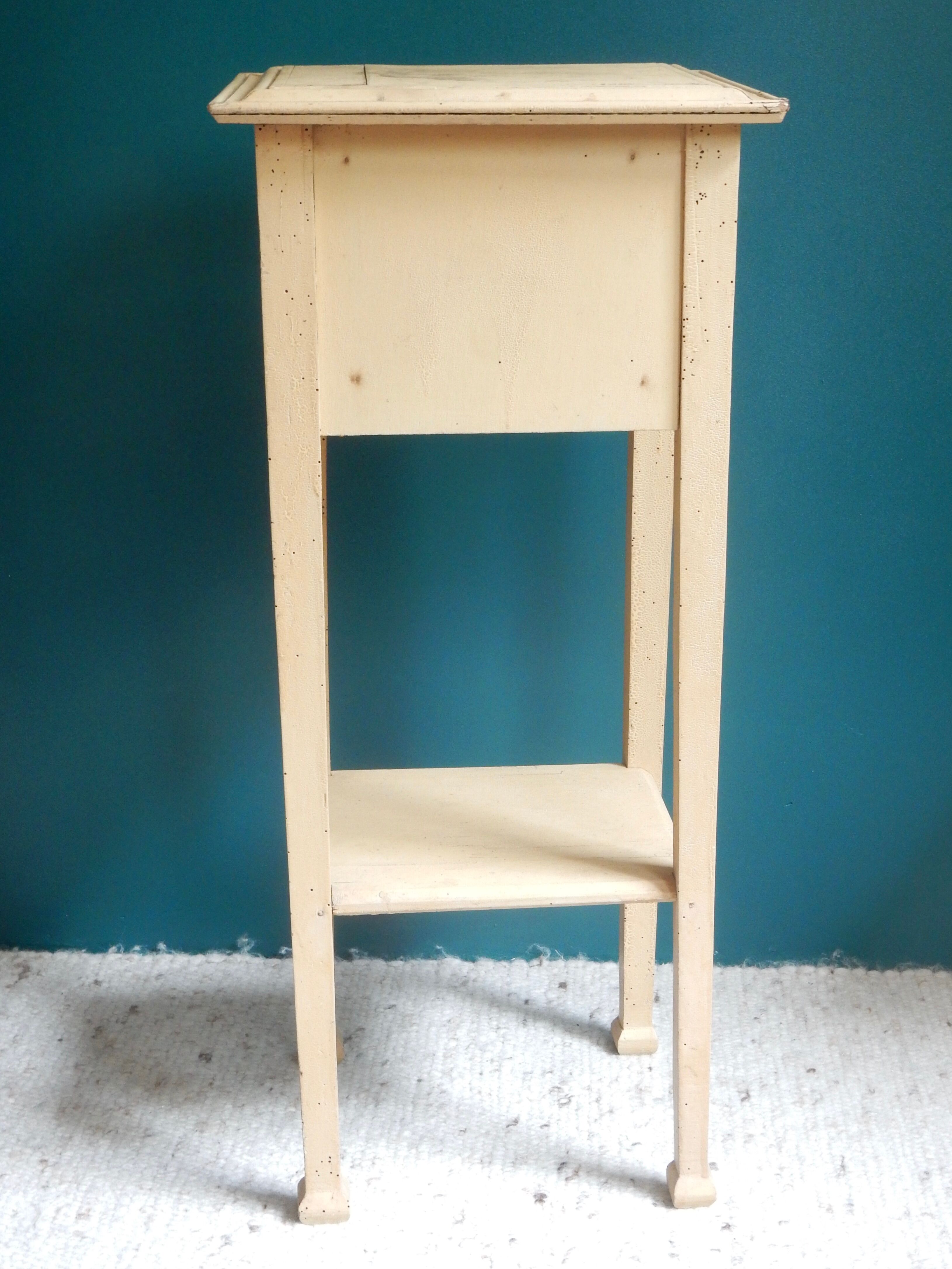 Straw yellow wooden harness