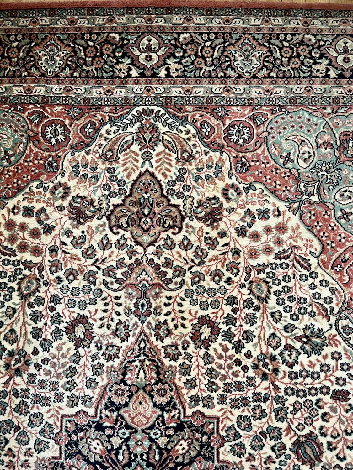Turkish Uschak carpet in wool