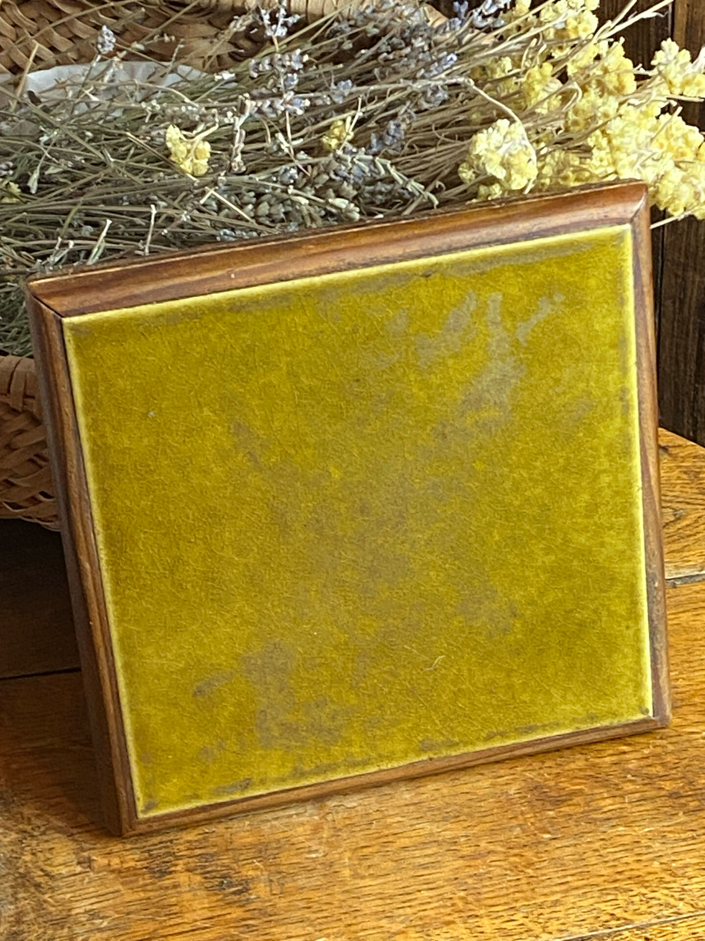 Ceramic and wood trivet
