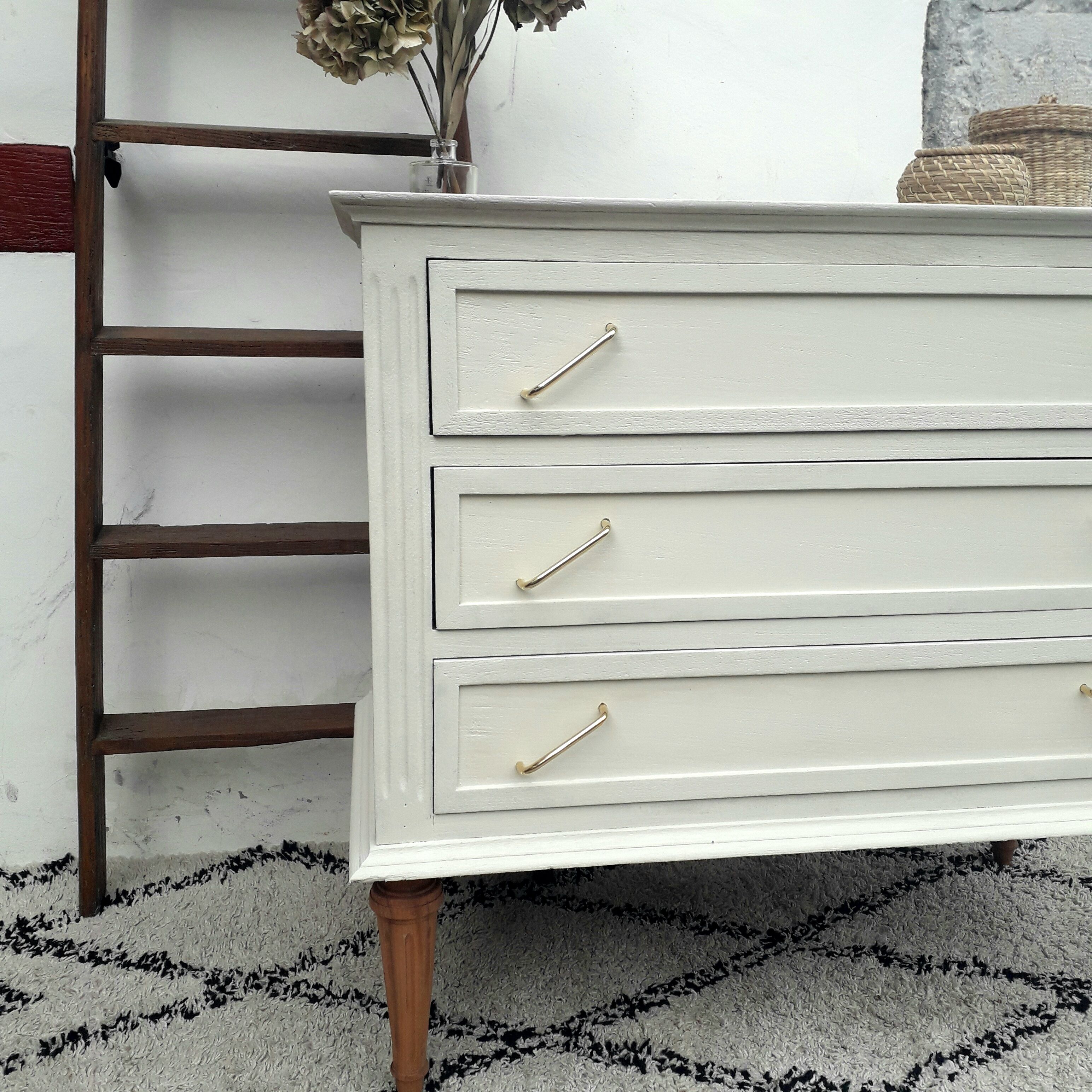 Vintage chest of drawers