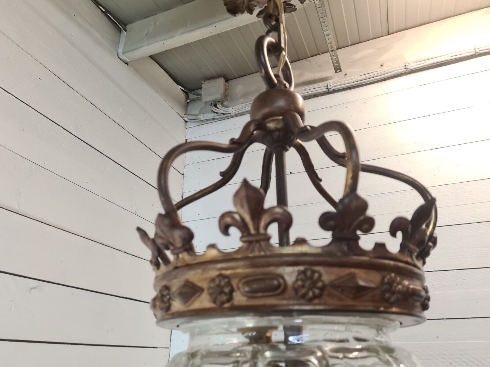 Lantern with fleur-de-lys crown in bronze 19th