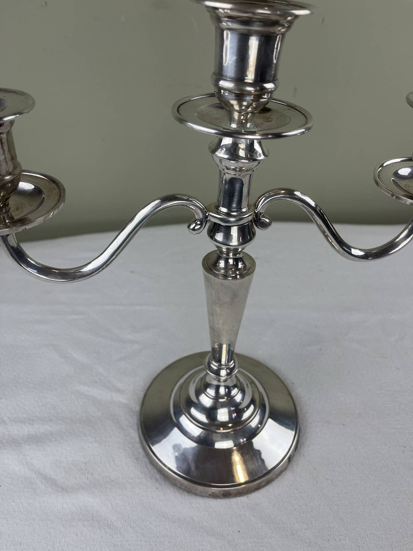 Silver metal chandelier with 3 lights