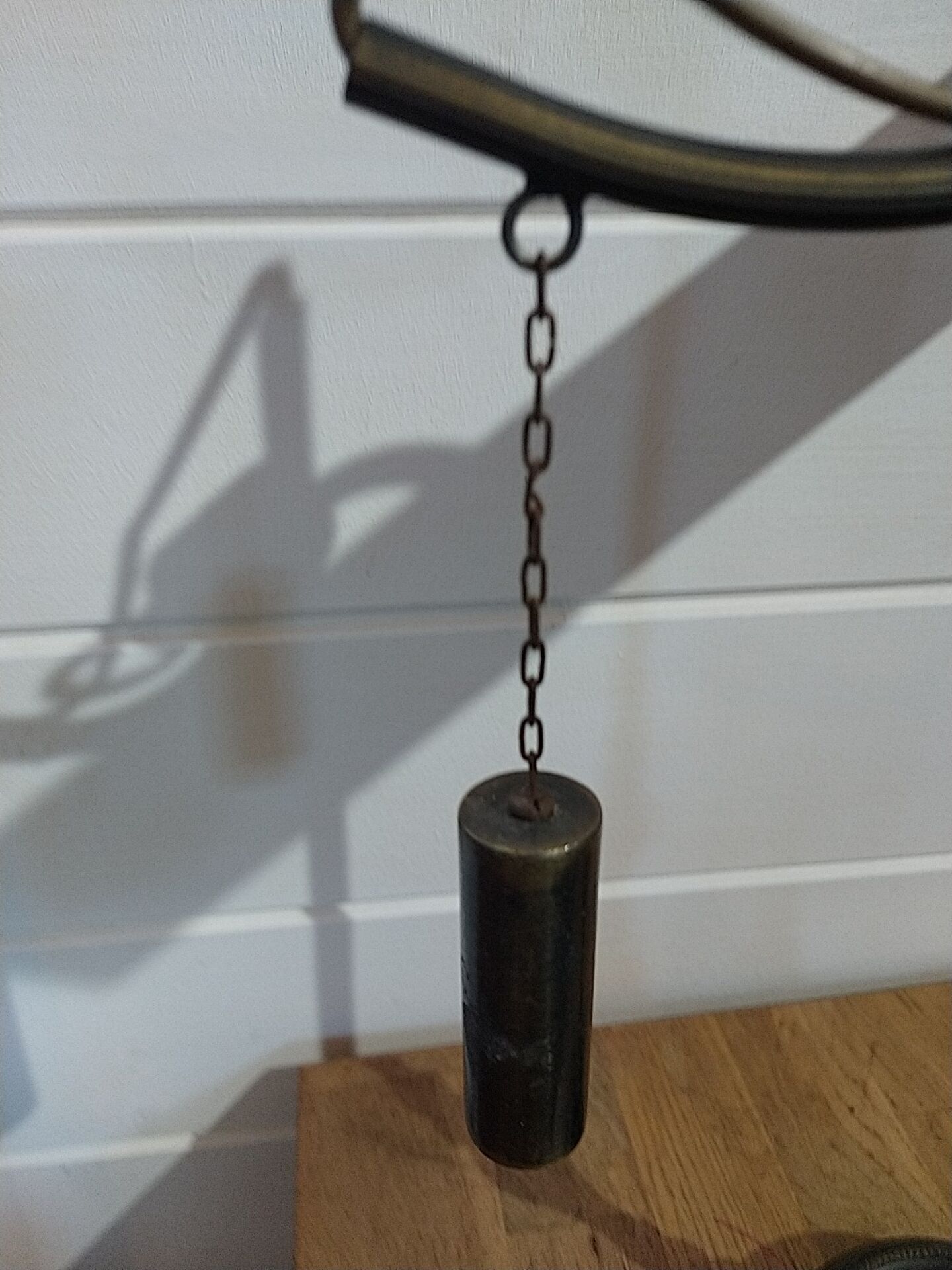 Brass balance lamp. Delmas.