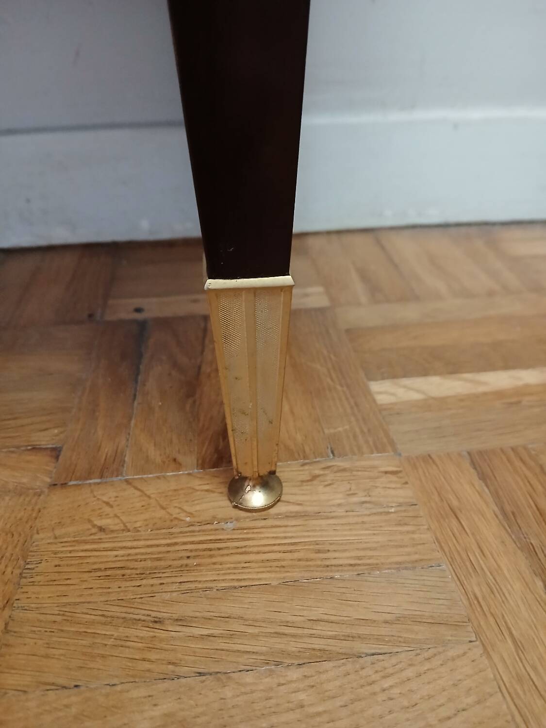 Vintage wooden and brass bedside table – 1950s design – r style