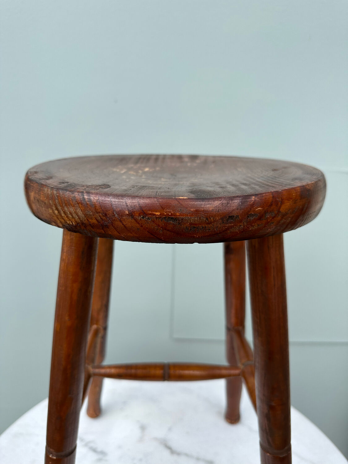 Tabouret en bois massif
