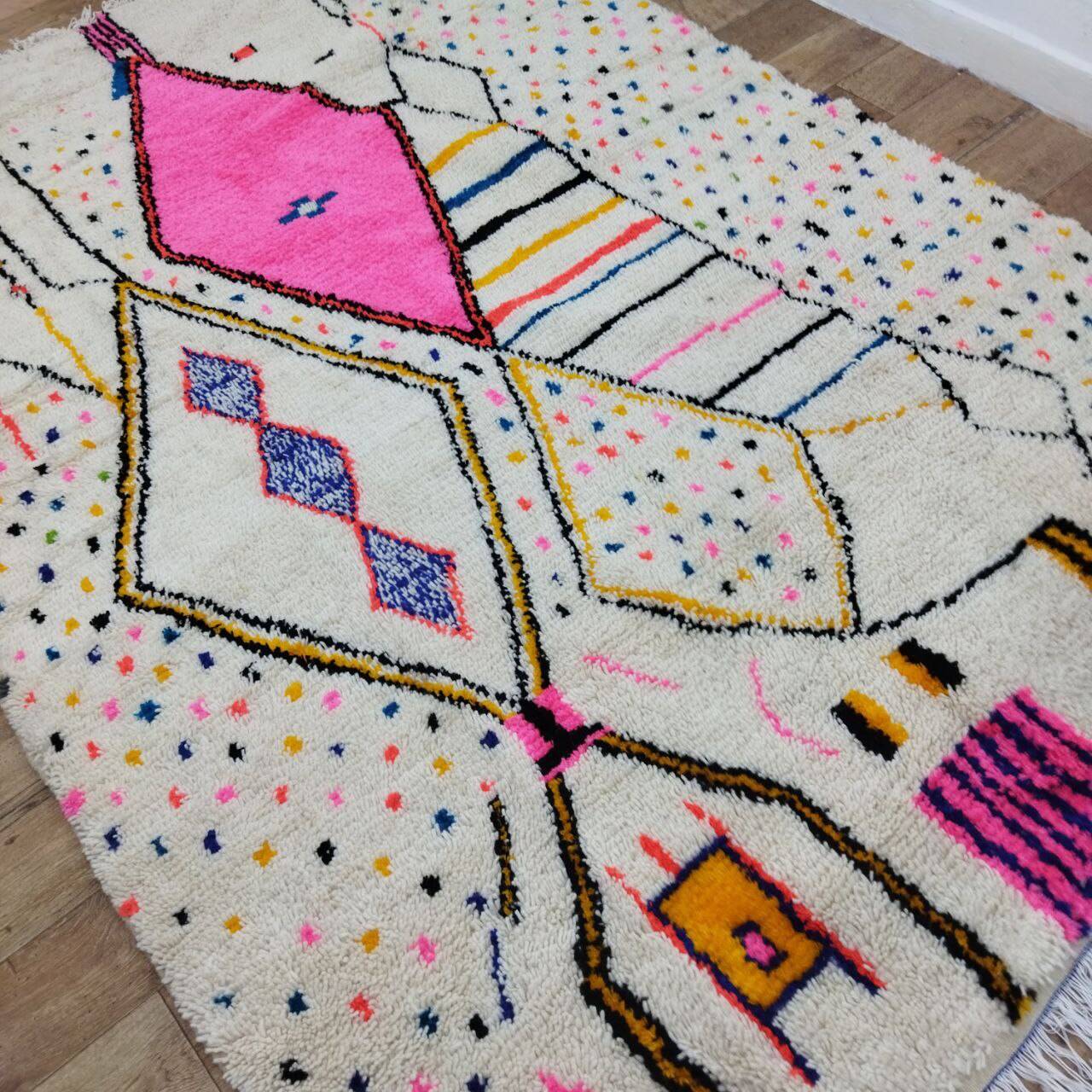 Azilal Berber rug in handmade wool 290 X 200 CM