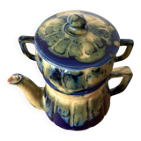 Cafetière ancienne en céramique