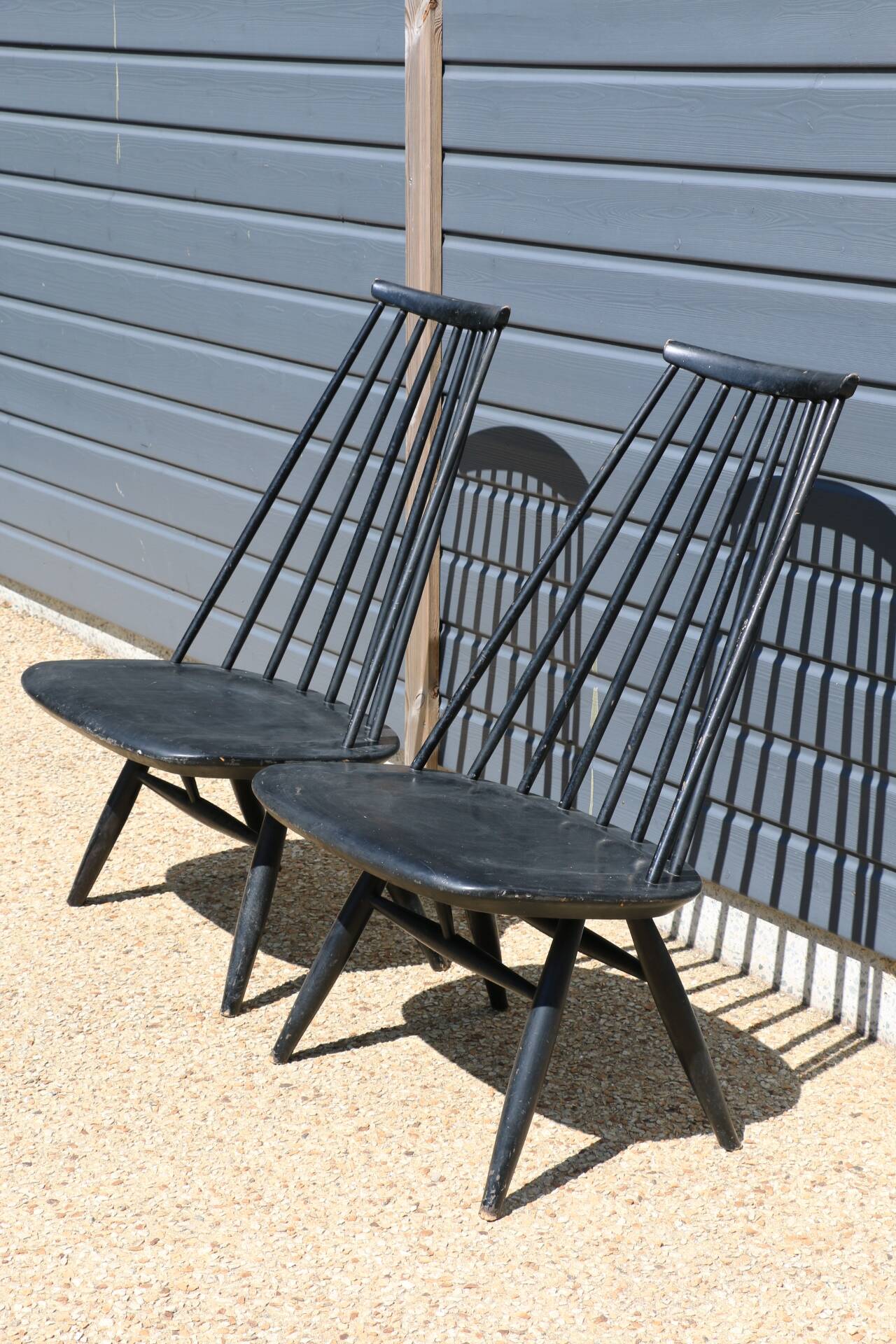 Pair of “mademoiselle” chairs by ilmari tapiovaara