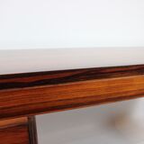 Bureau en bois de rose des années 1960