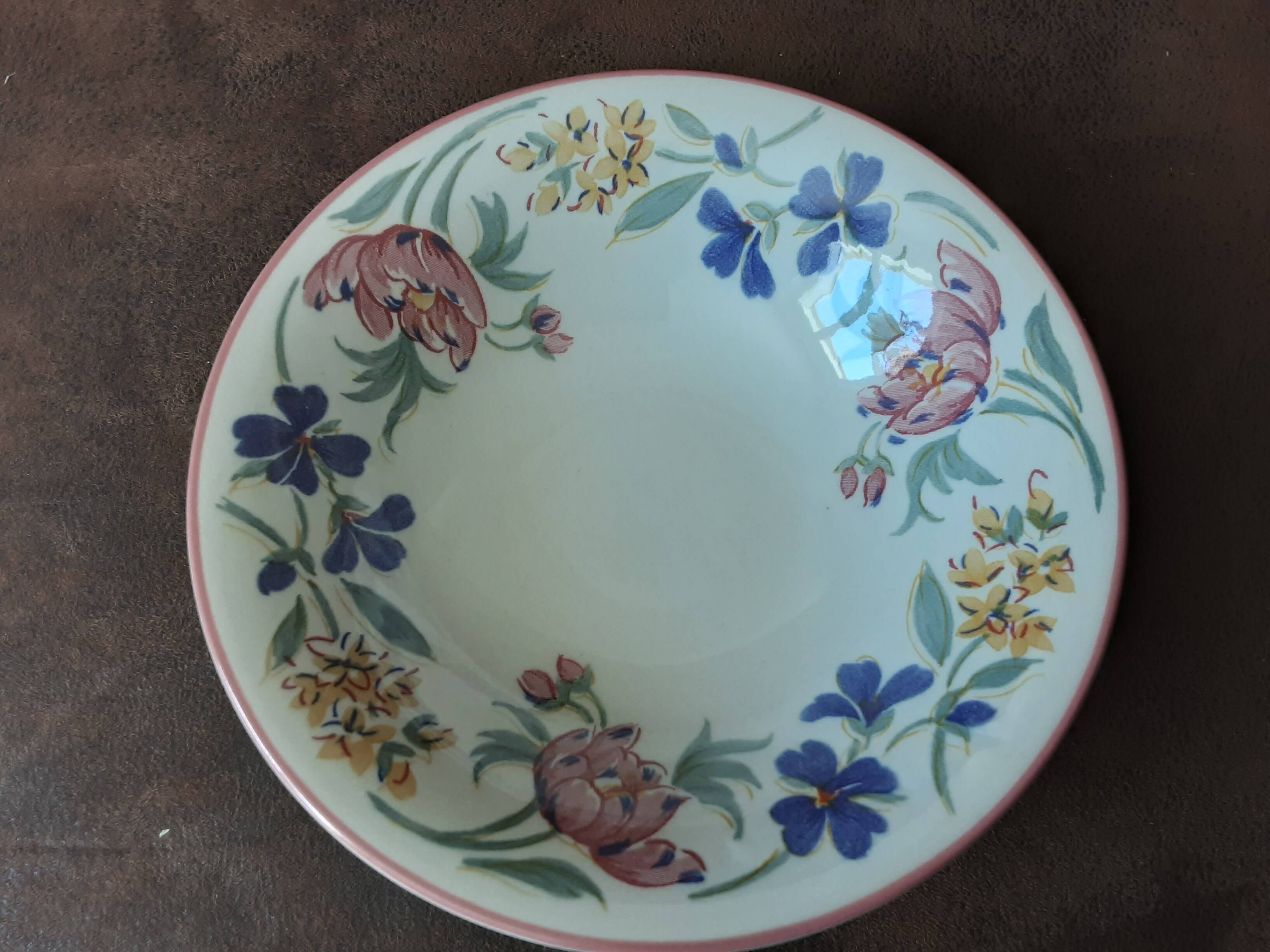 Set of 8 Chelsea England bowls