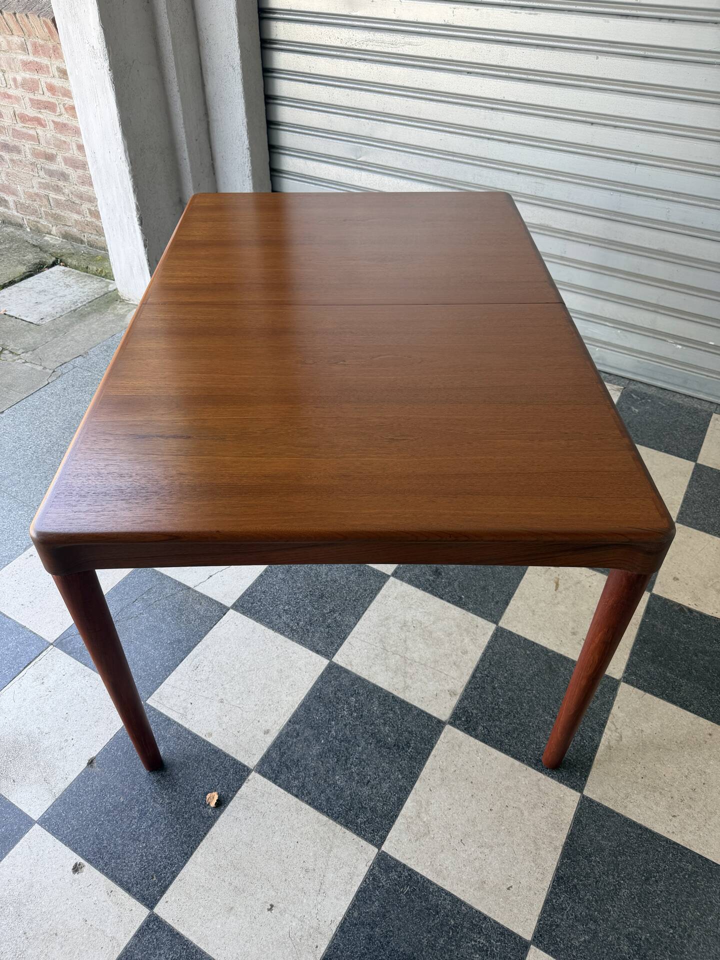 Table danoise en teck HW Klein pour Bramin