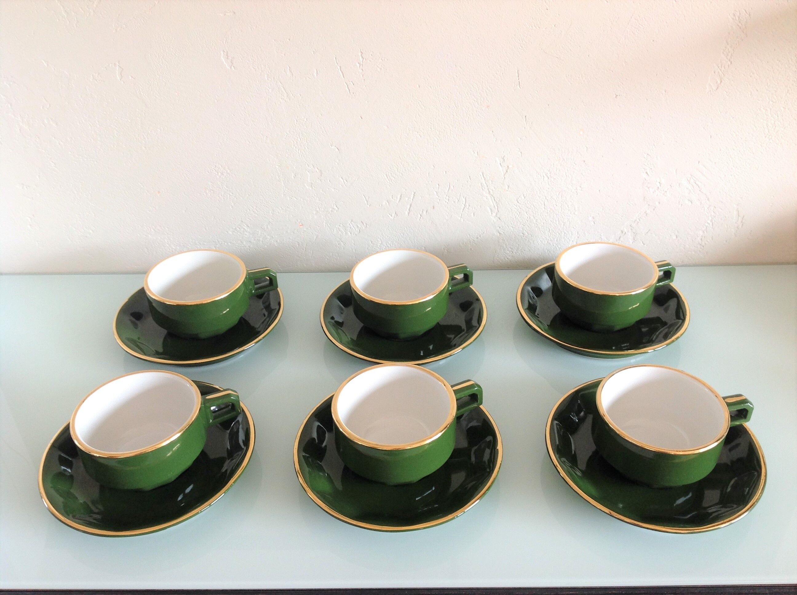 Suite of six green cups with saucers bistro /vintage style 60-70