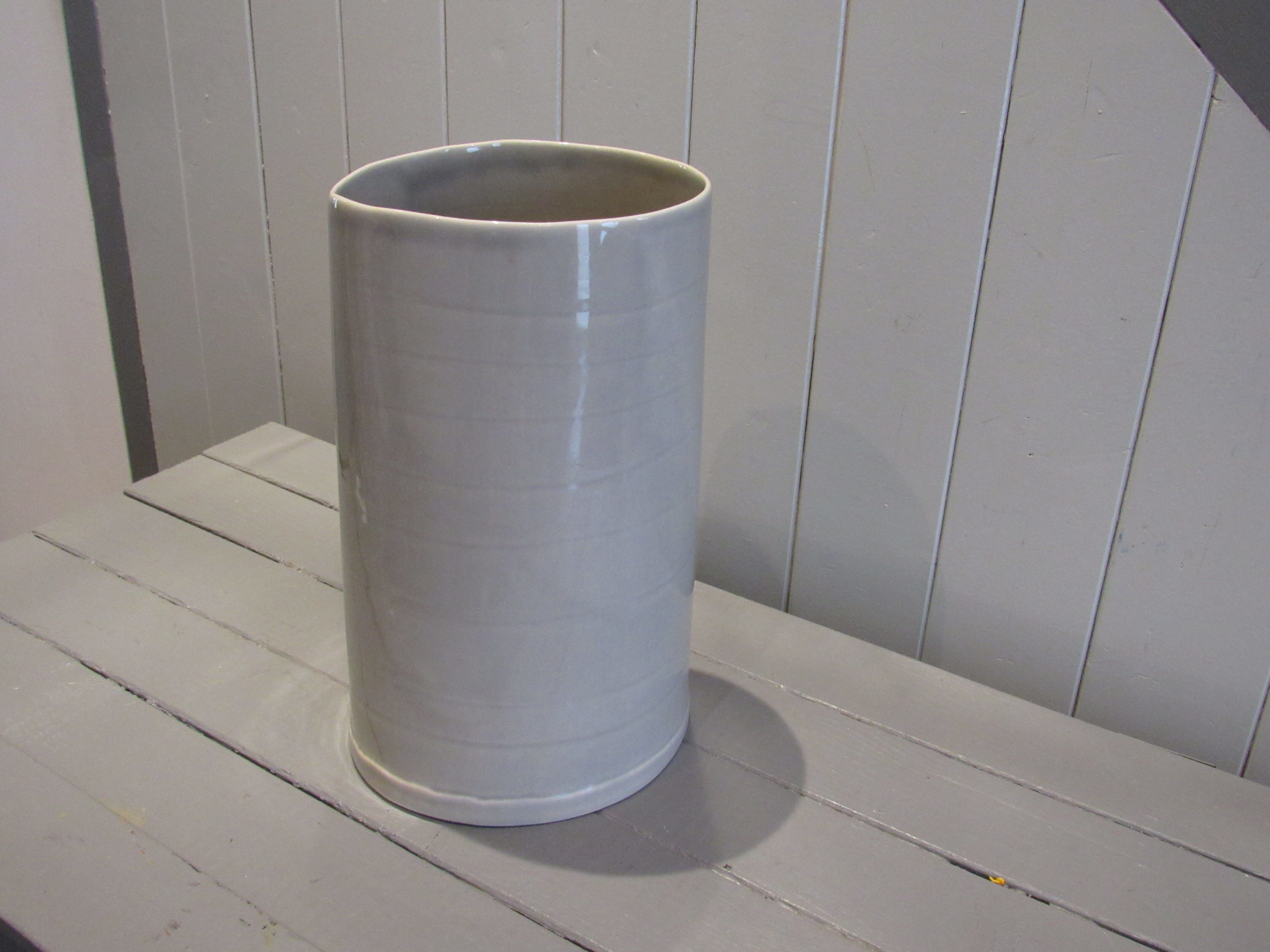 Soft green and natural ceramic vase by Carina Ciscato