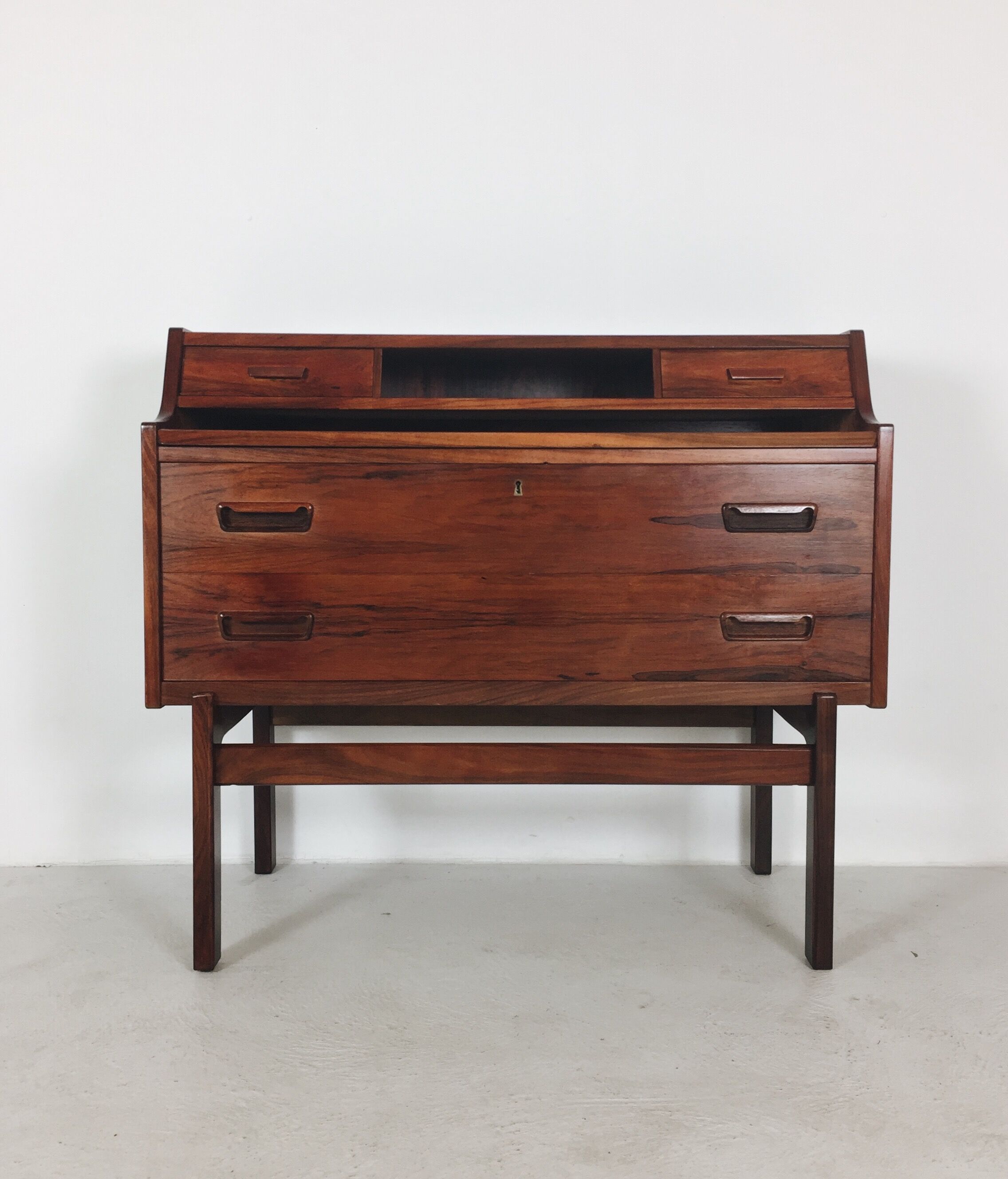 Danish palisander desk by Arne Wahl Iversen for Vinde Møbelfabrik