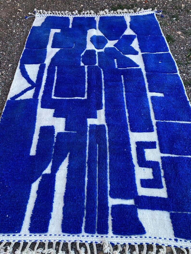 Traditional handmade Berber carpet 250cmx150cm