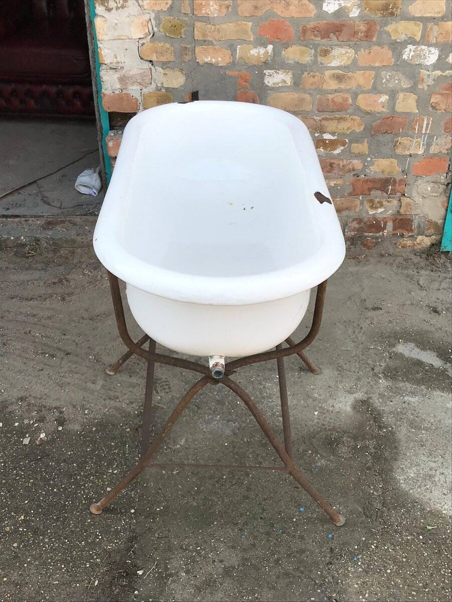 Vintage white enamelled iron jardinière with tubular legs - 1930s
