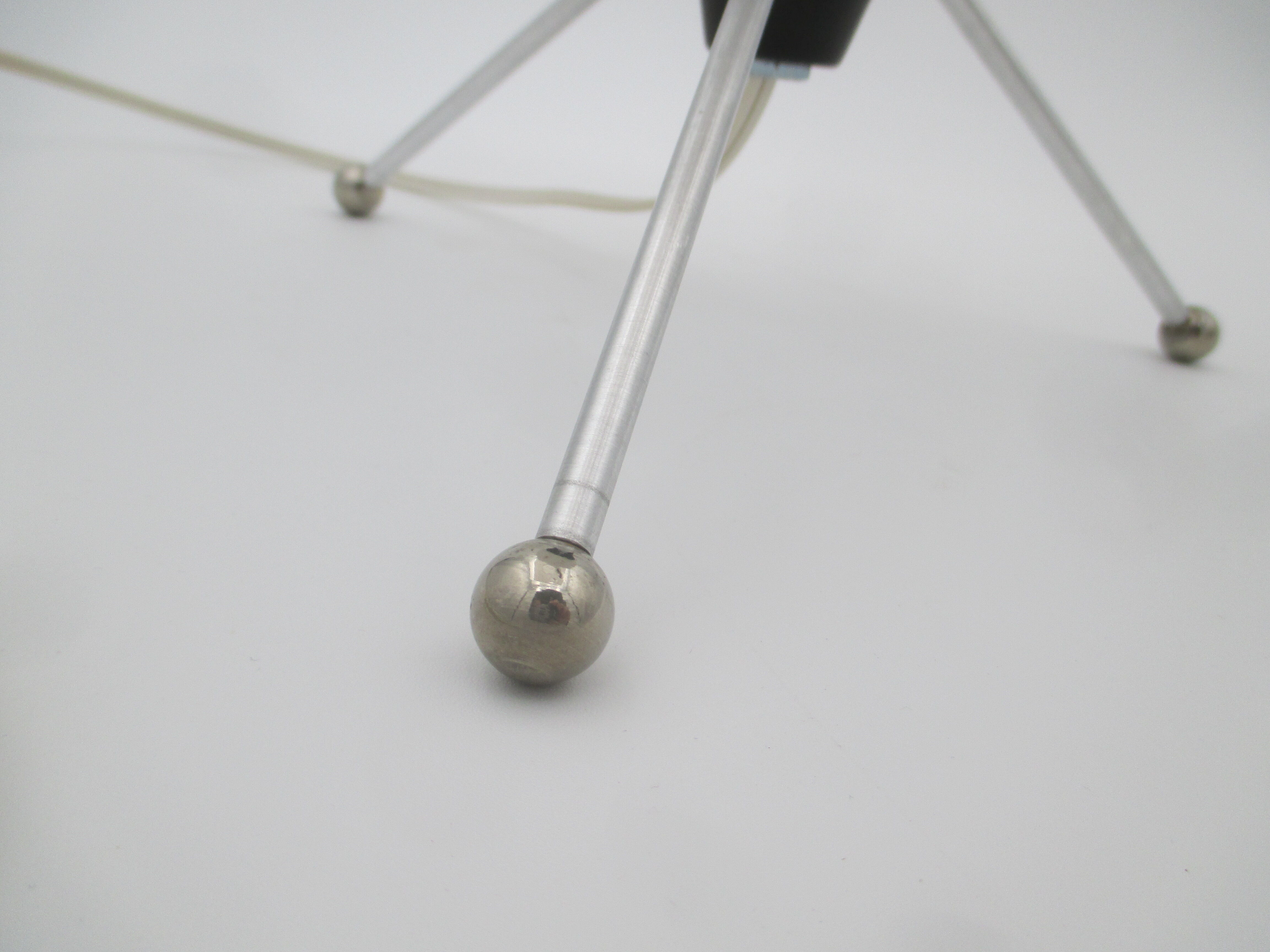 Vintage metal and opaline tripod lamp