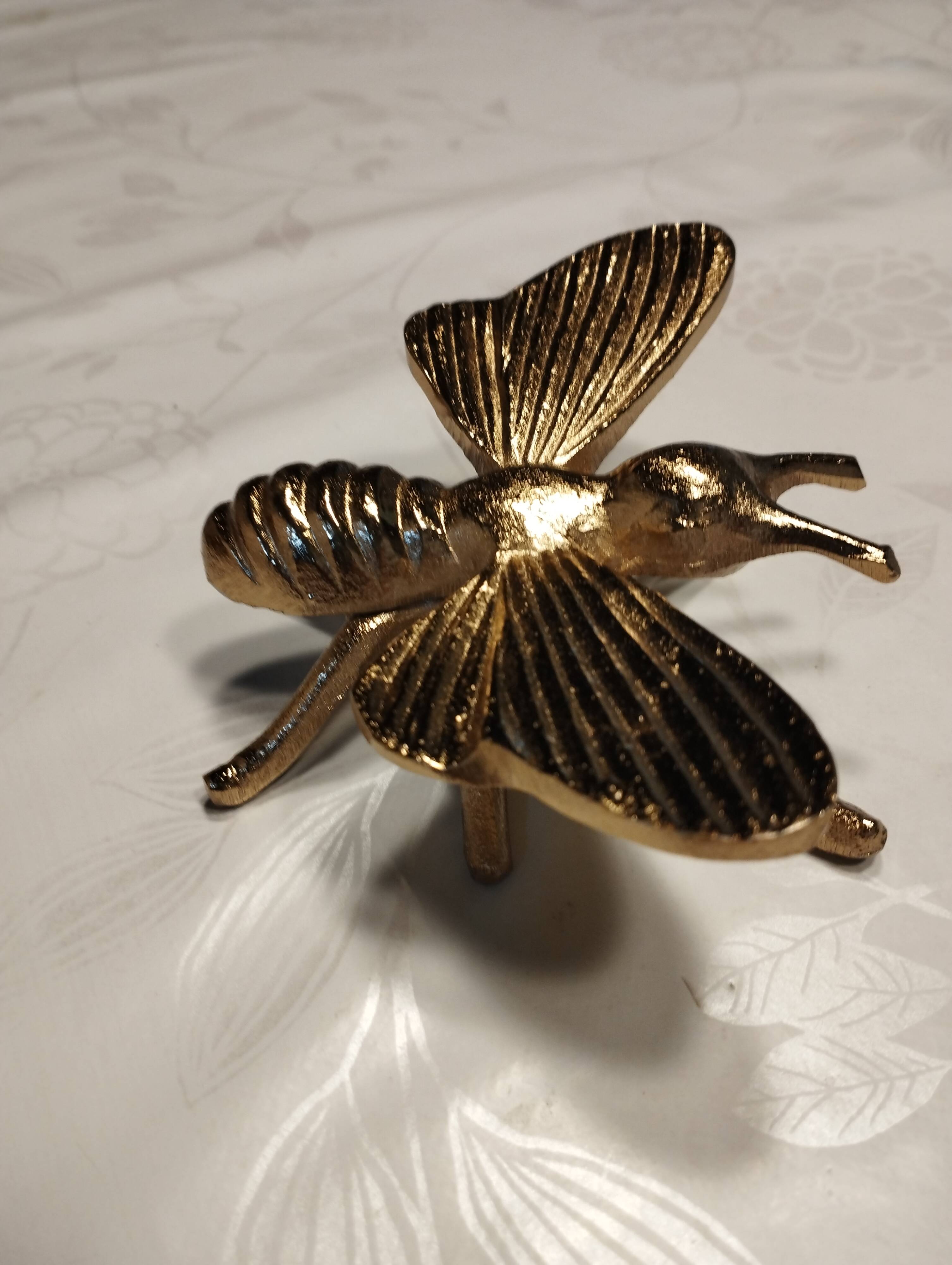paperweight - decoration to place - bee insect in gold metal