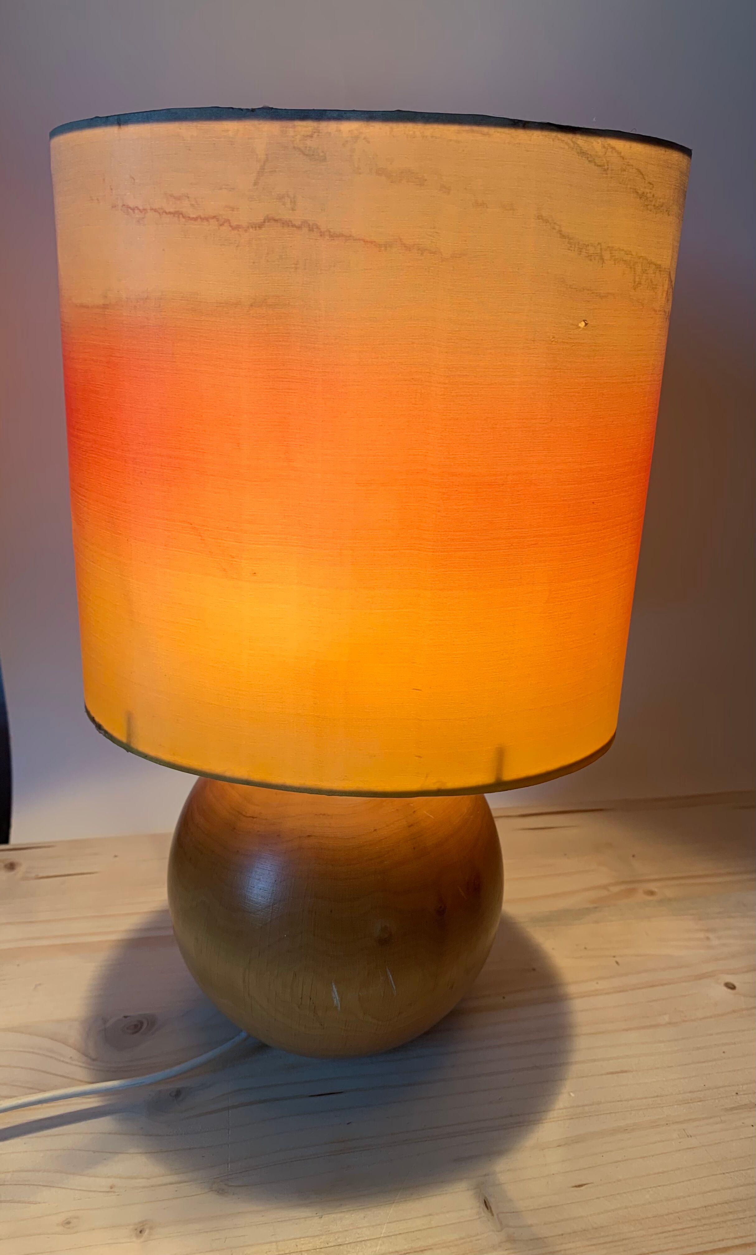 Lampe boule en bois