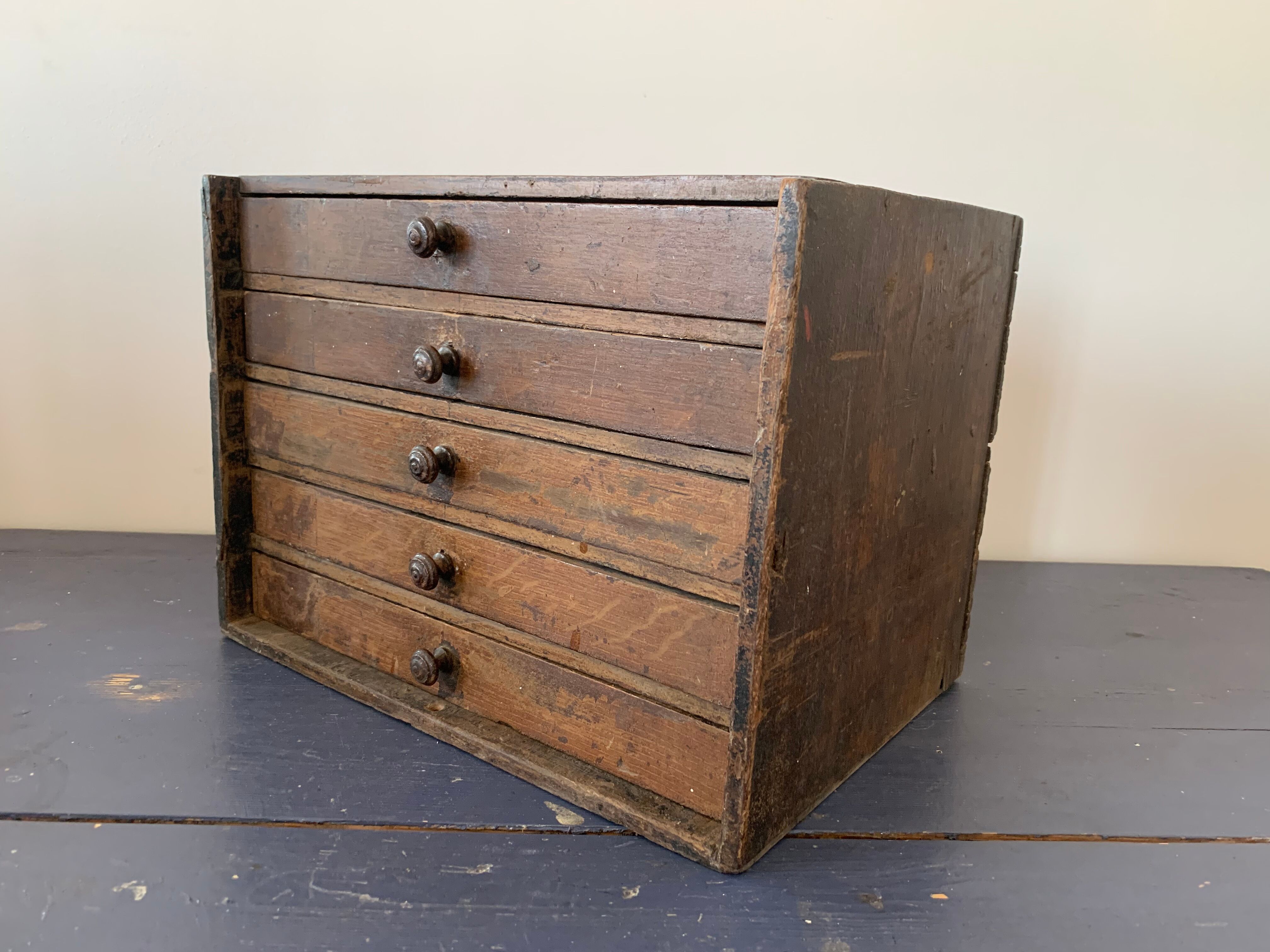 Meuble de métier ancien