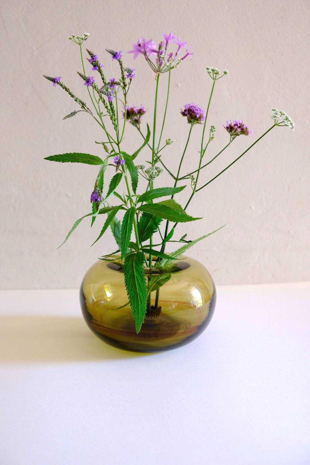 Blown glass ball vase by Claude Morin, Dieulefit France 1979