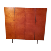 Armoire penderie 4 portes en placage teck acajou des années 60 pieds métalliques