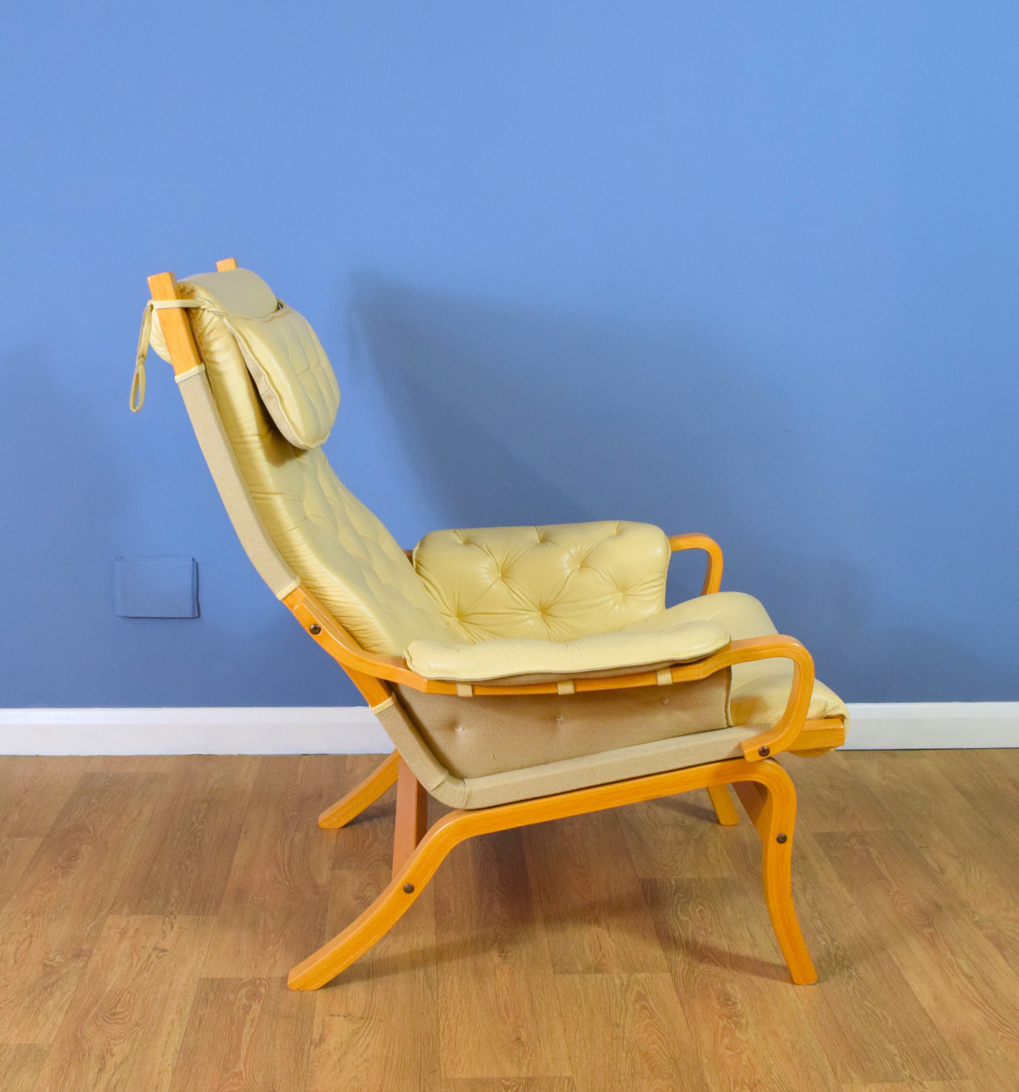 Mid Century Retro Danish Cream Leather Lounge Armchair (2 available) 1970s