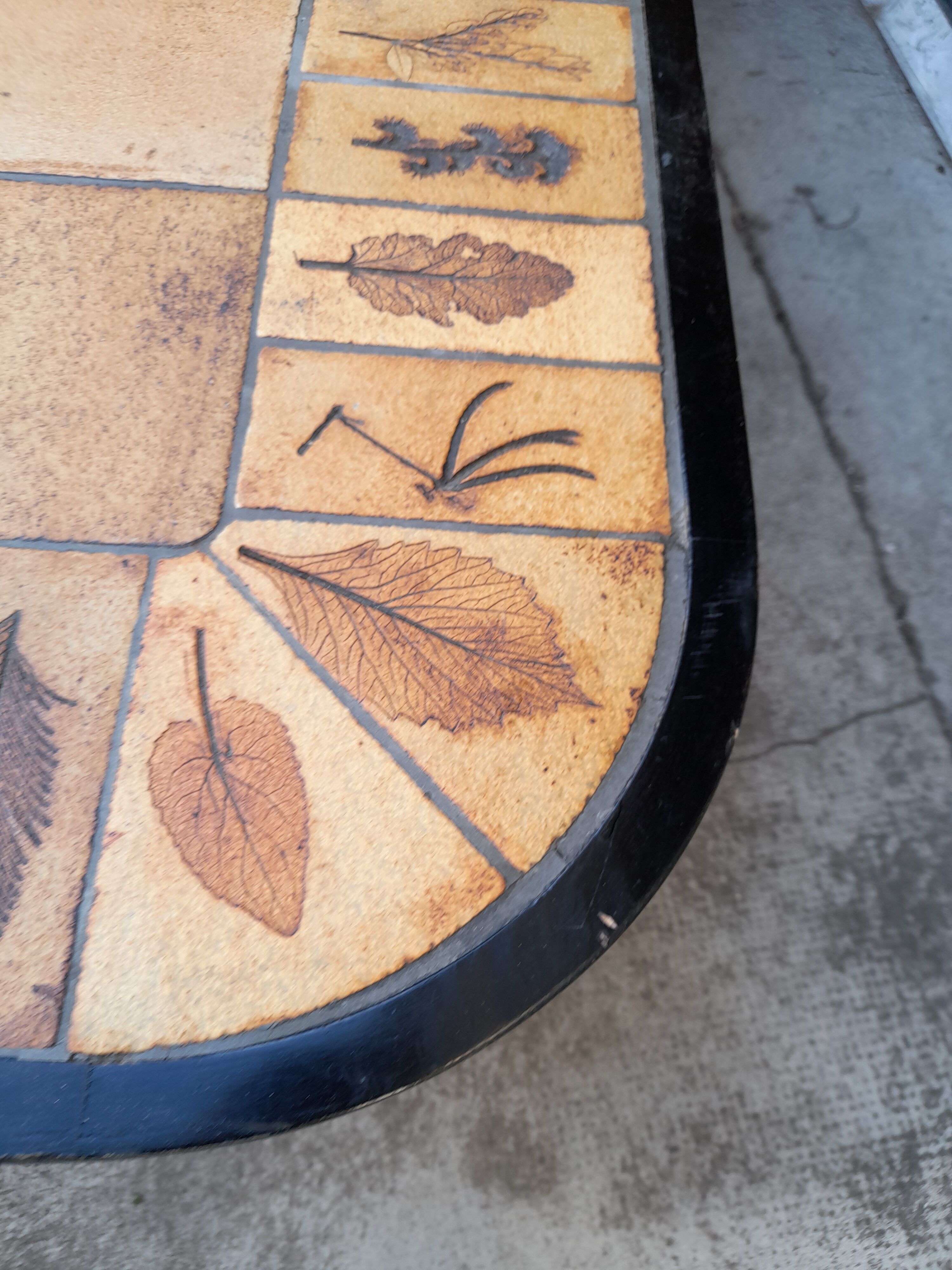 Coffee table signed Roger Capron model Garrigue