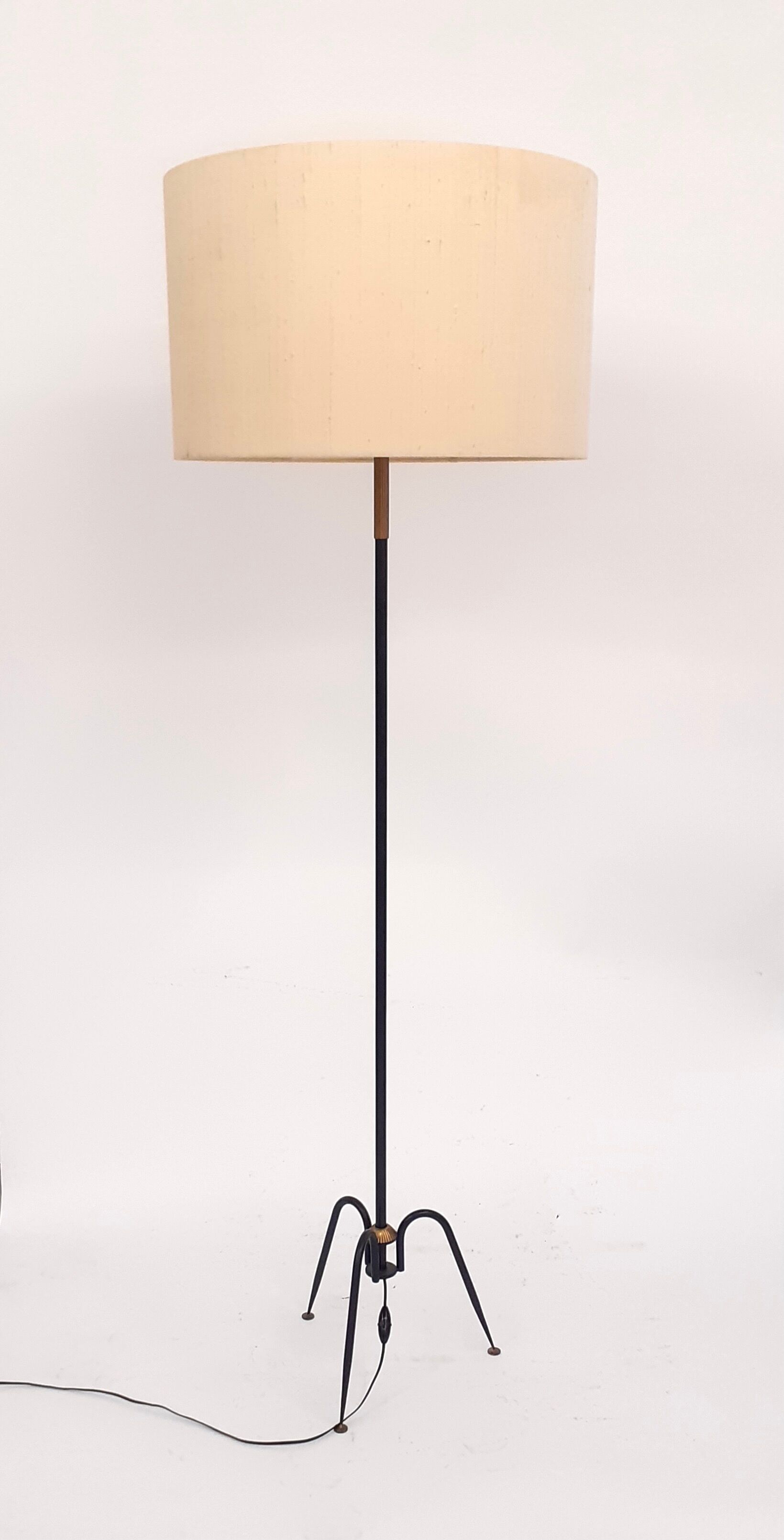 Floor lamp model 641 on metal tripod patinated rifle and elements in lunel brass