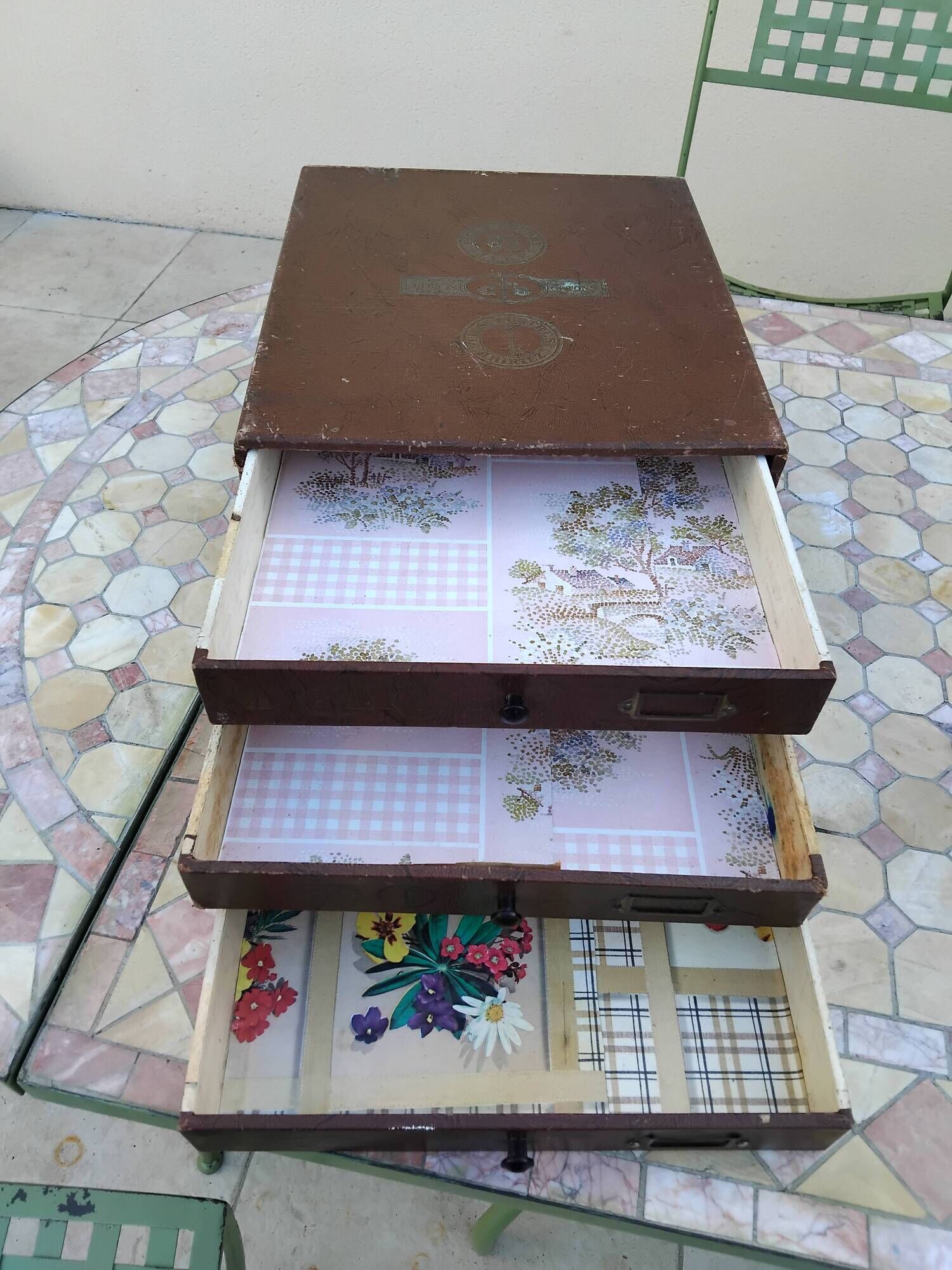 Vintage drawer unit from the Thiriez Cartier Bresson haberdashery, antique.