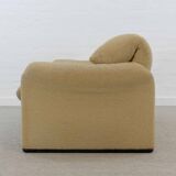 Set (2) Cassina Maralunga Sofas in beige Bouchlé-Fabrics by Vico Magistrett