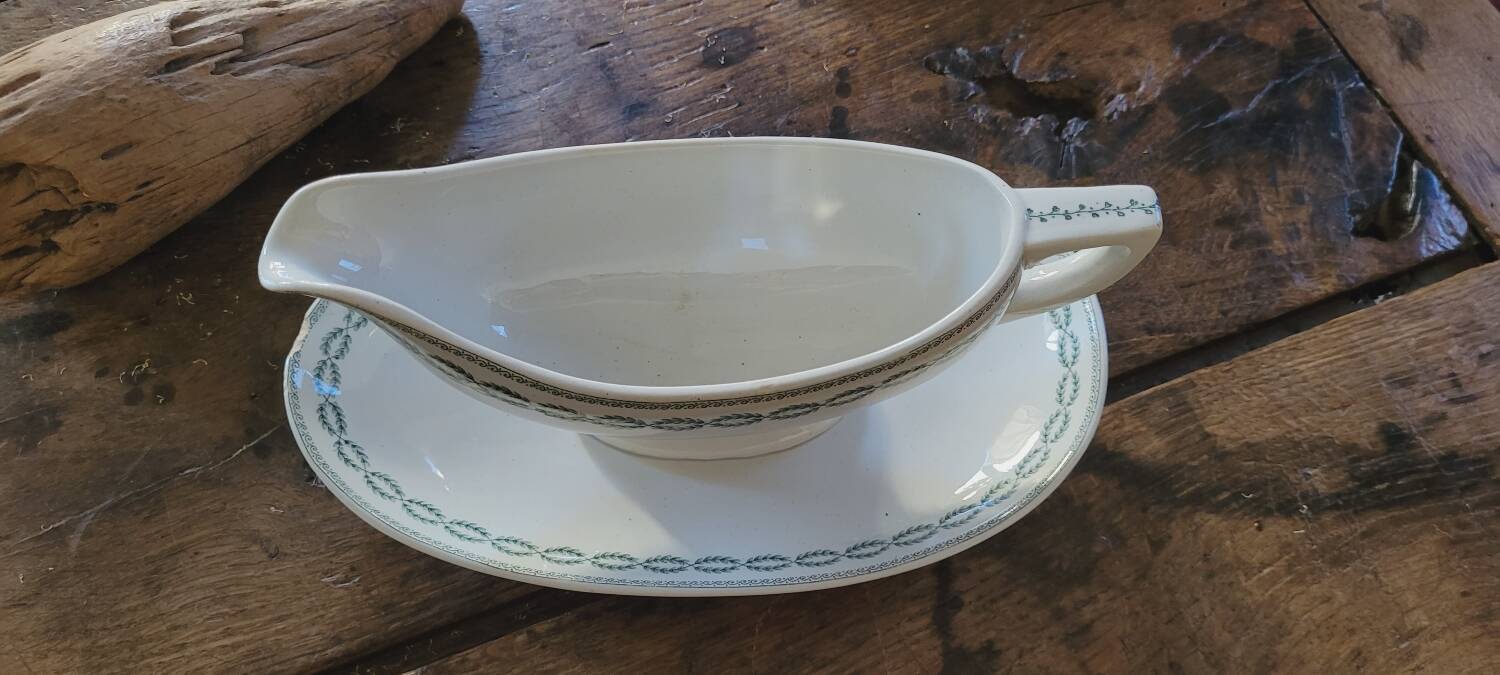 Sarreguemines iron clay sauceboat
