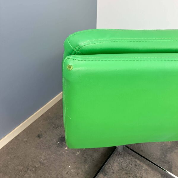 Fauteuil pivotant, chrome et simili cuir, vintage des années 70