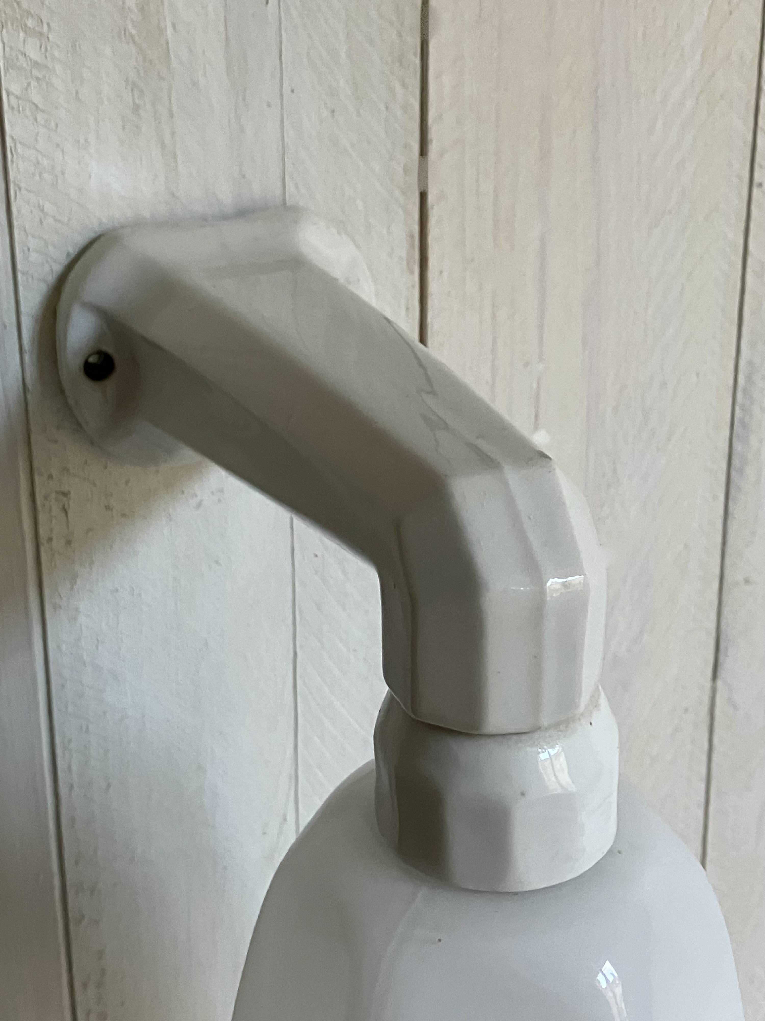 Art deco wall lamp, porcelain and opaline
