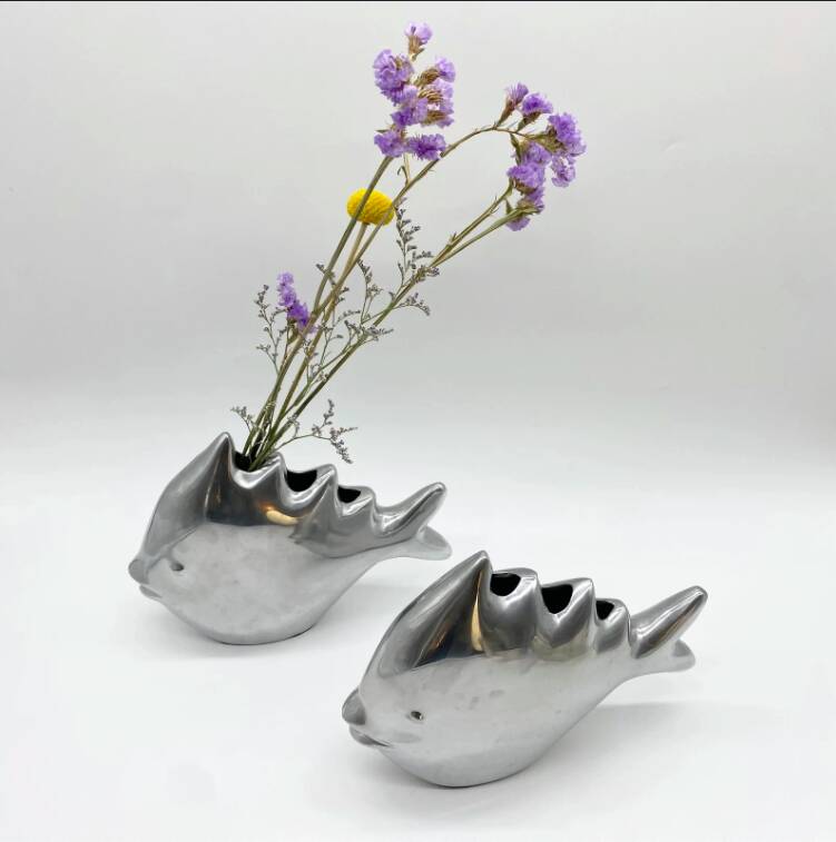 Pair of “Fish” vases / Cast aluminum – 1980s
