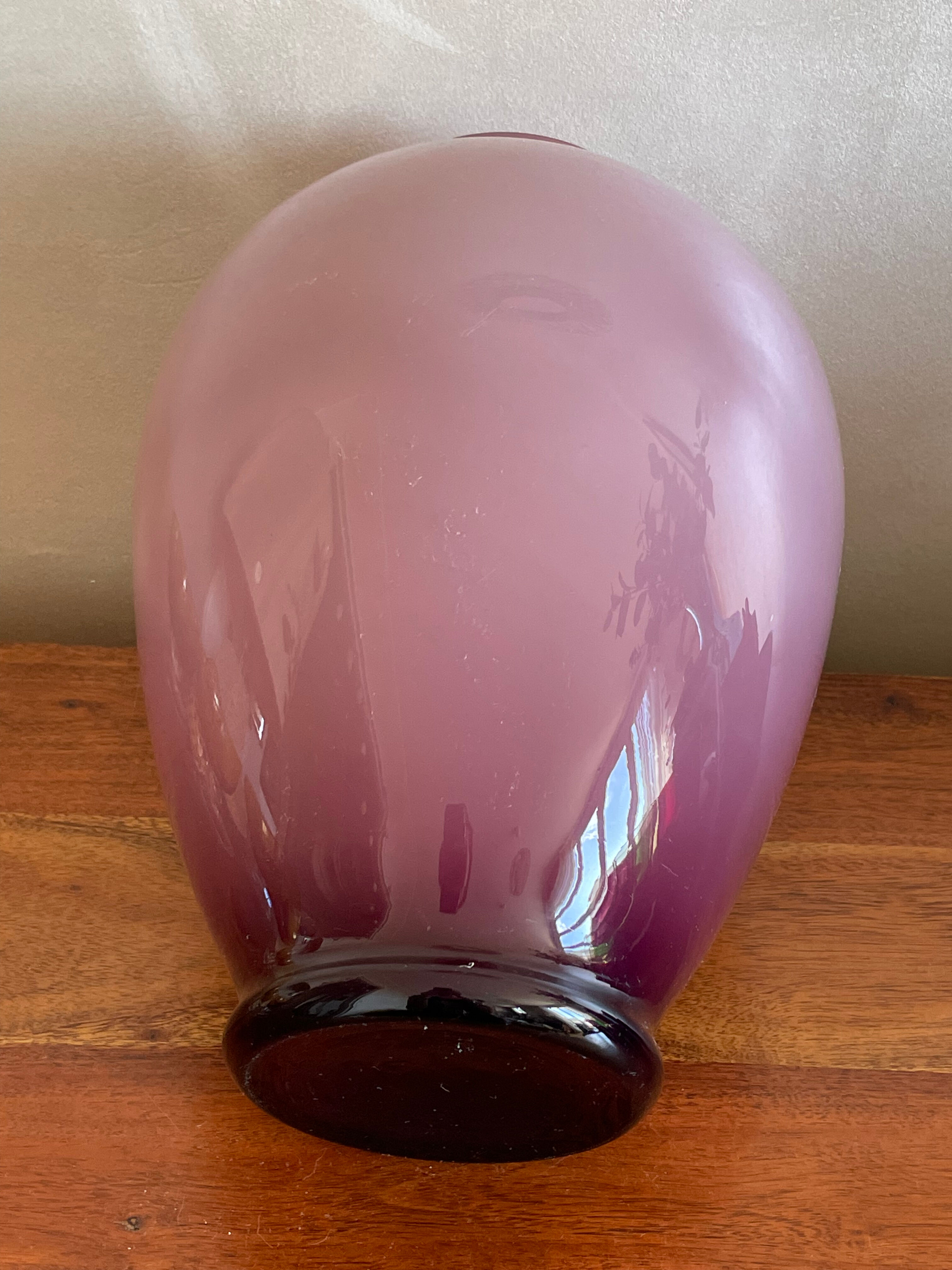 Opaline vase peacock decoration