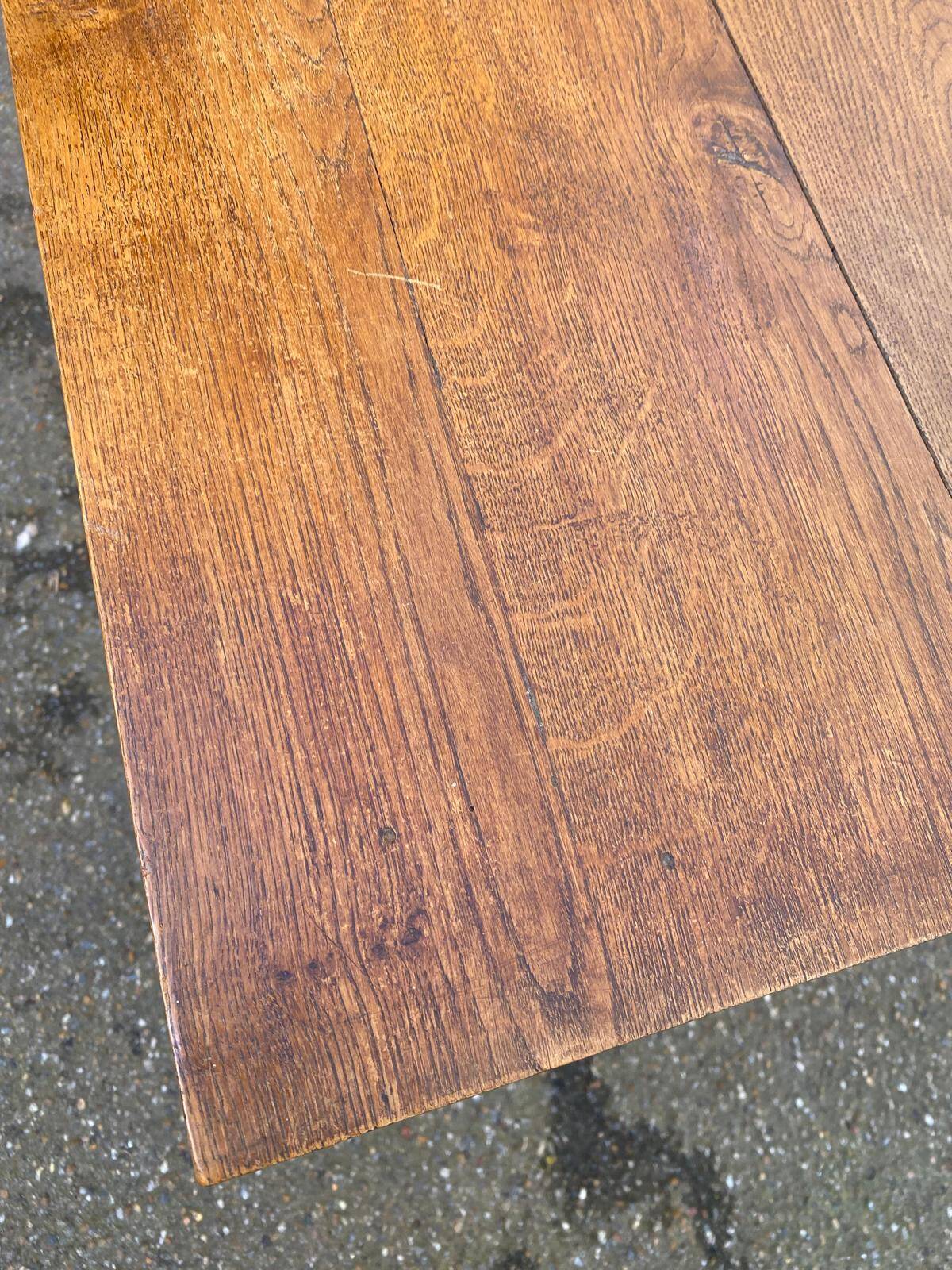 Louis Philippe desk in solid oak from the 19th century.