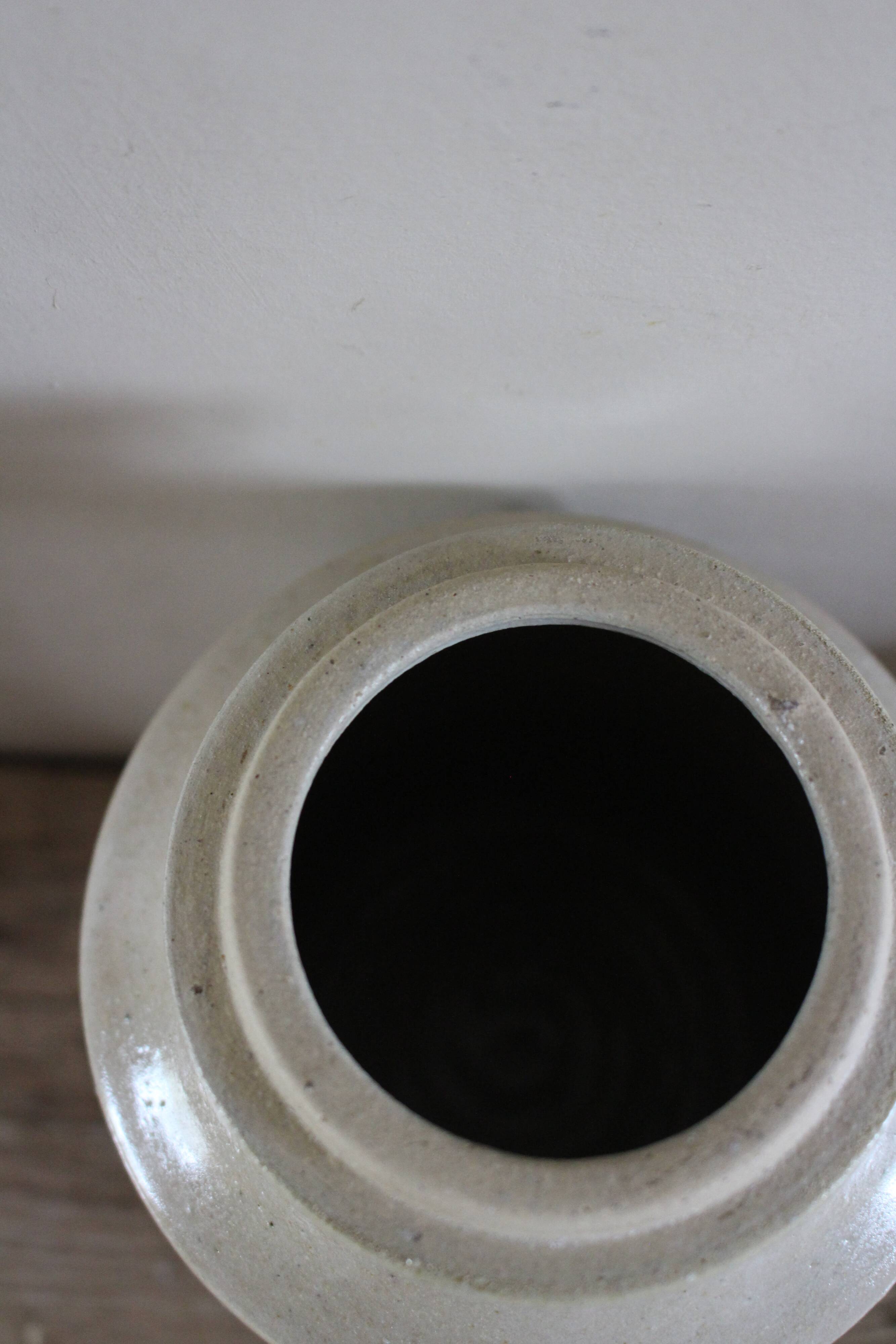 Vase, pot en grès vernissé grège vintage