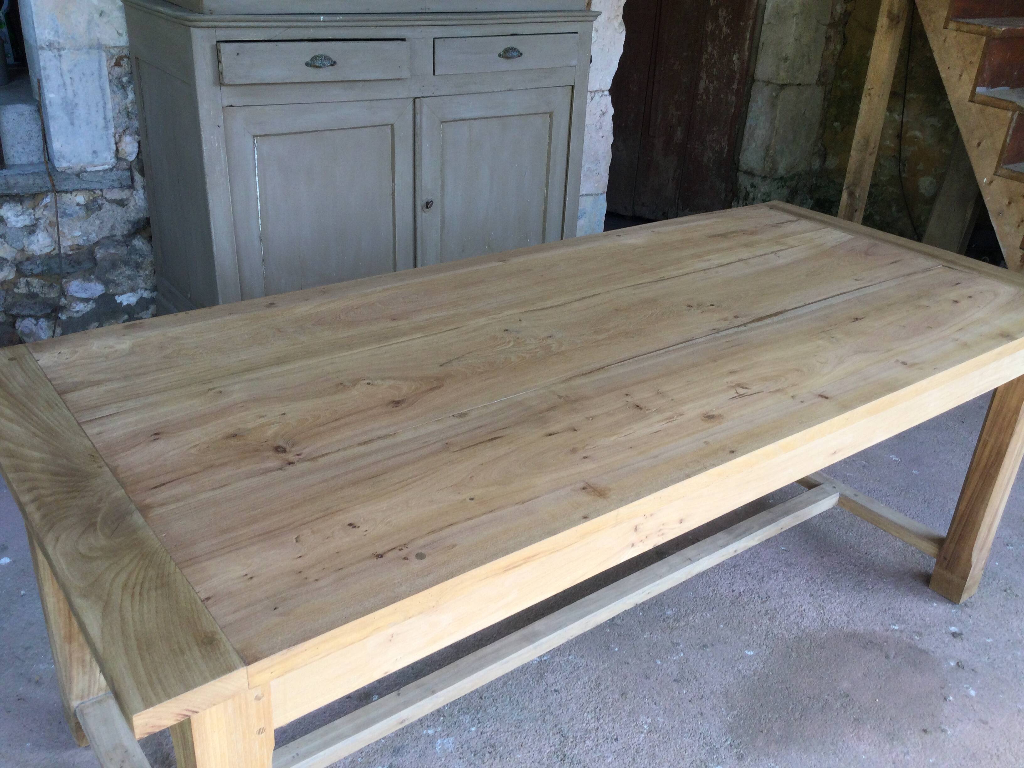 Ancienne table de ferme rénovée