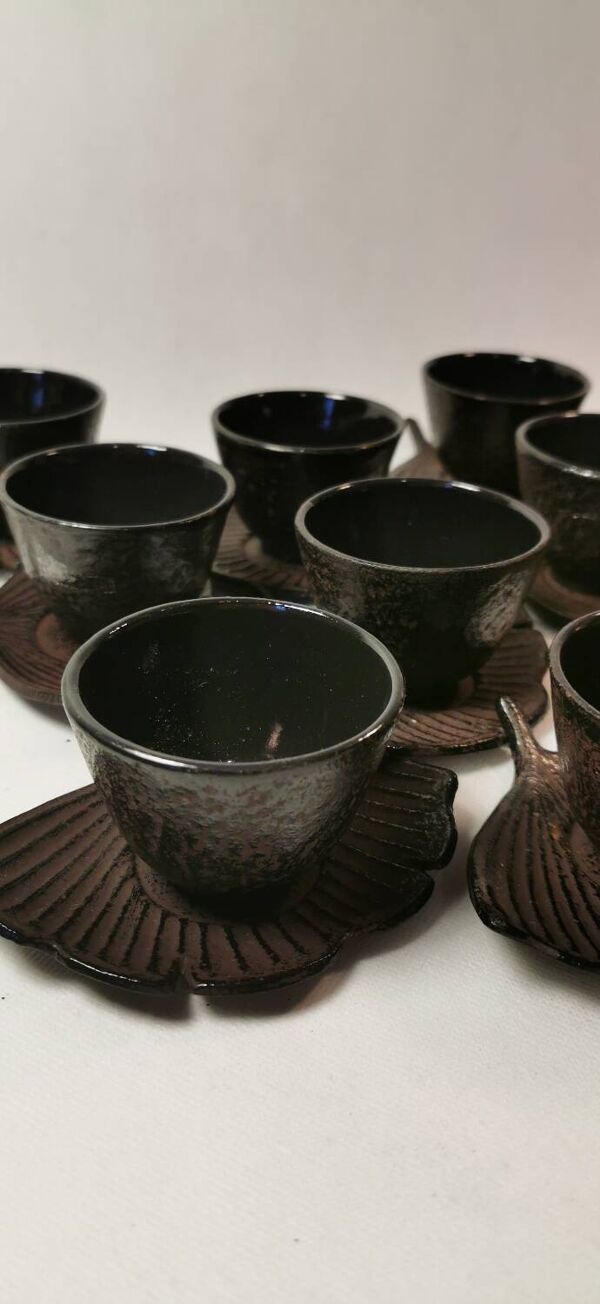 Ensemble de 12 Tasses à Thé Asiatiques et Sous Tasses en fonte Émaillée