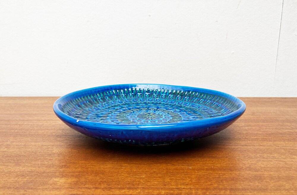 Large wall plate Rimini Blu Italian mid-century by Aldo Londi for Bitossi, 1960s.