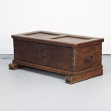 Rustic and weathered antique oak chest from the 18th century.