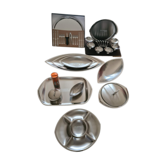 Lot de plats "cosmos" guy degrenne en inox brossé 1970