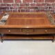 Table basse en bois et marbre