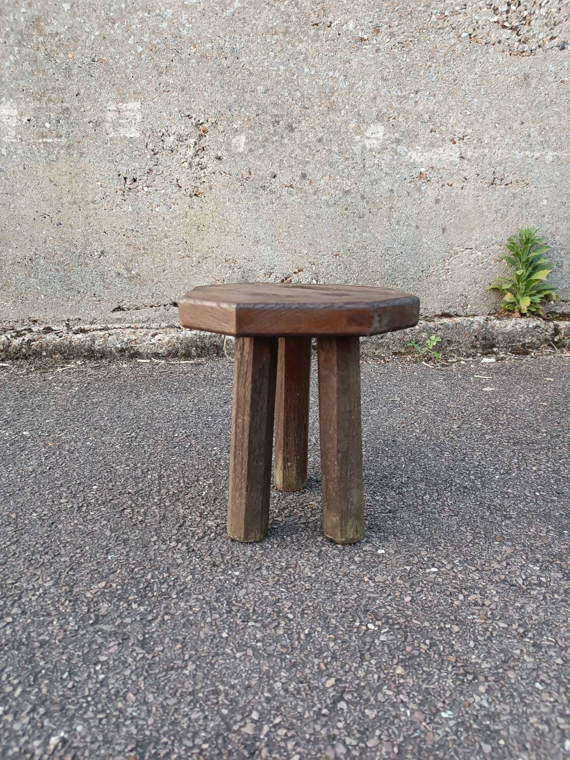 Tripod stool